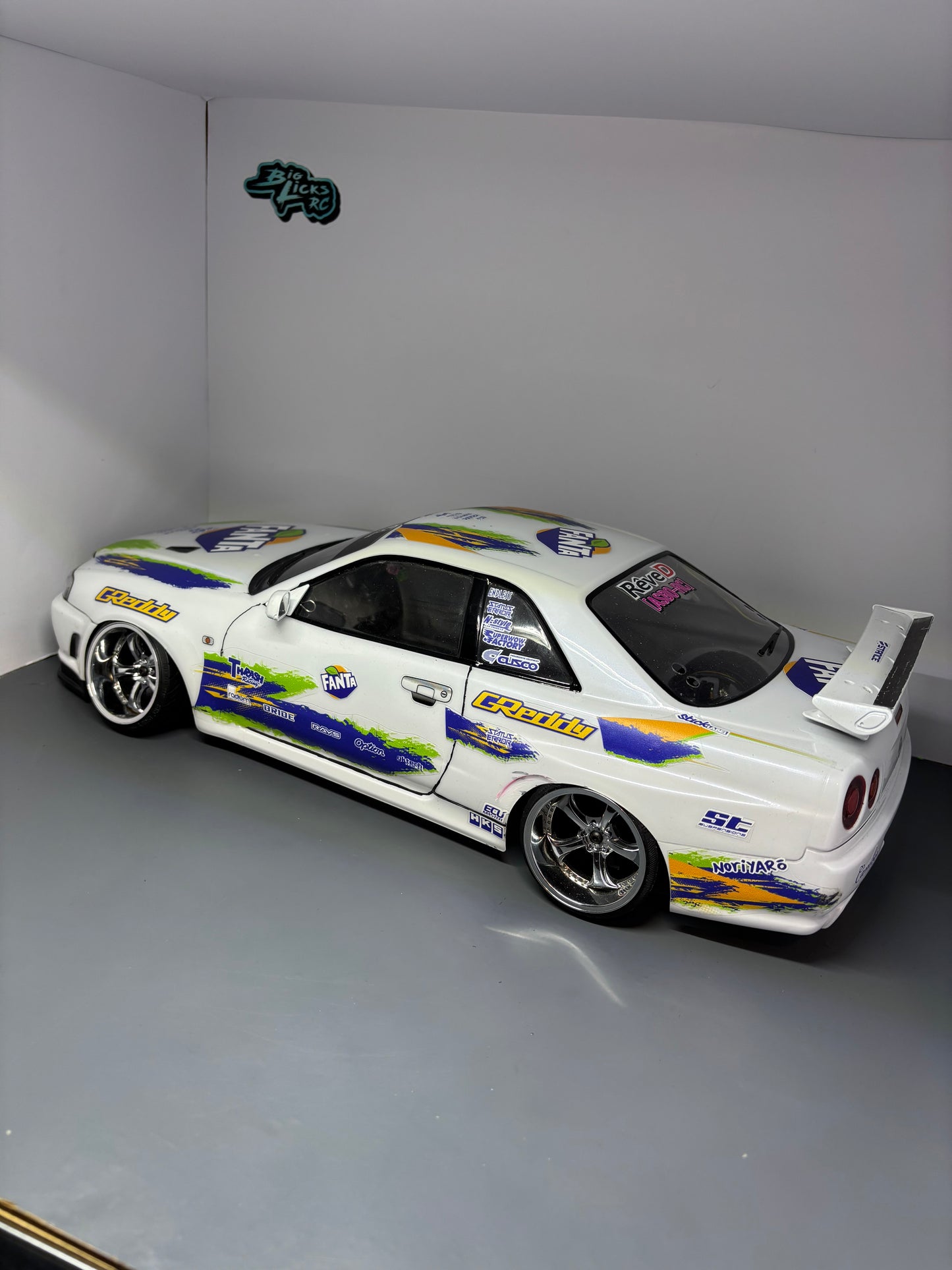 Killerbody Nissan R34 GTR Fanta Bodyshell