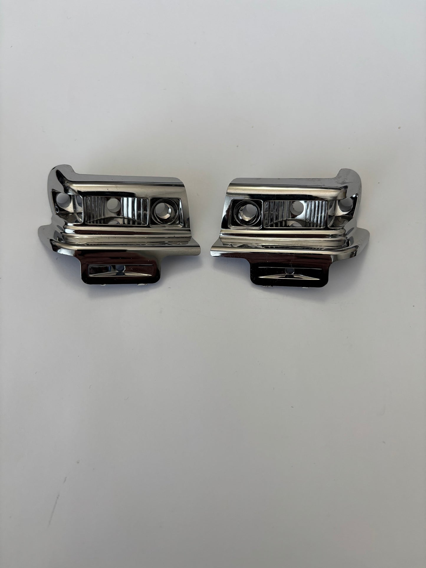 Yokomo Nissan Laurel Light Buckets Front