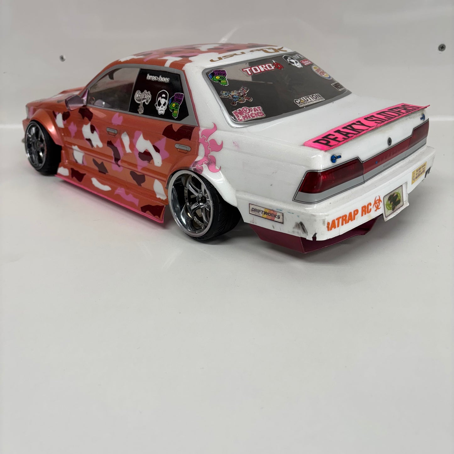 Yokomo Nissan Laurel Pink Camo Bodyshell