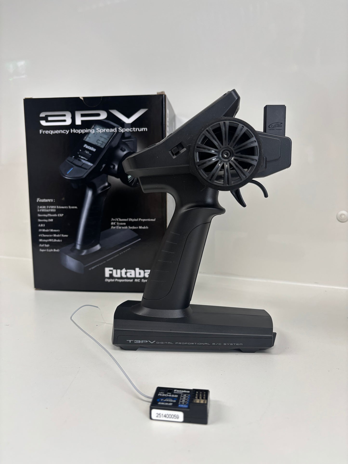 Futaba 3PV Controller Transmitter With Reciever