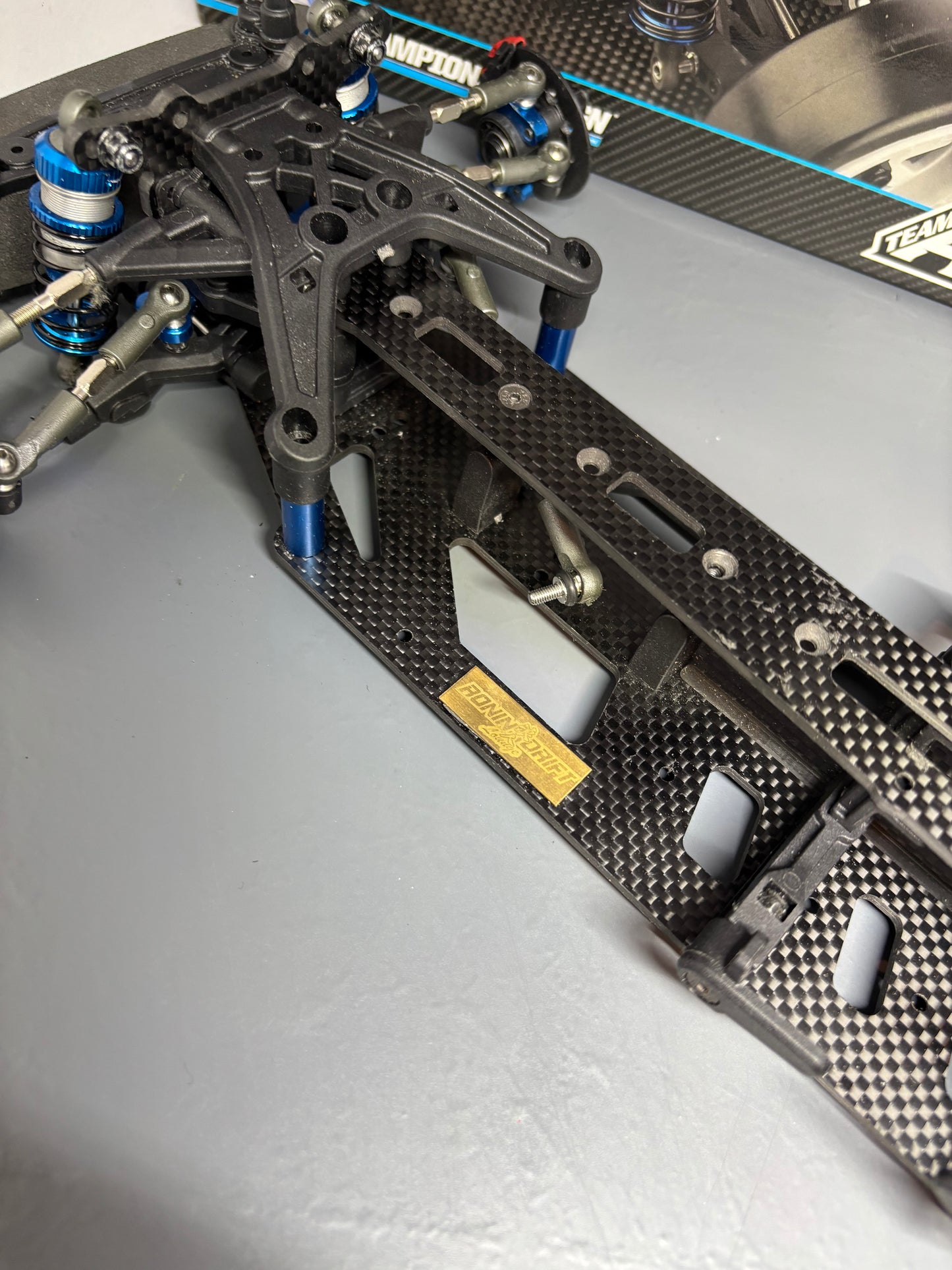 Team Associated DC10 Carbon Alloy RWD Drift Chassis Blue