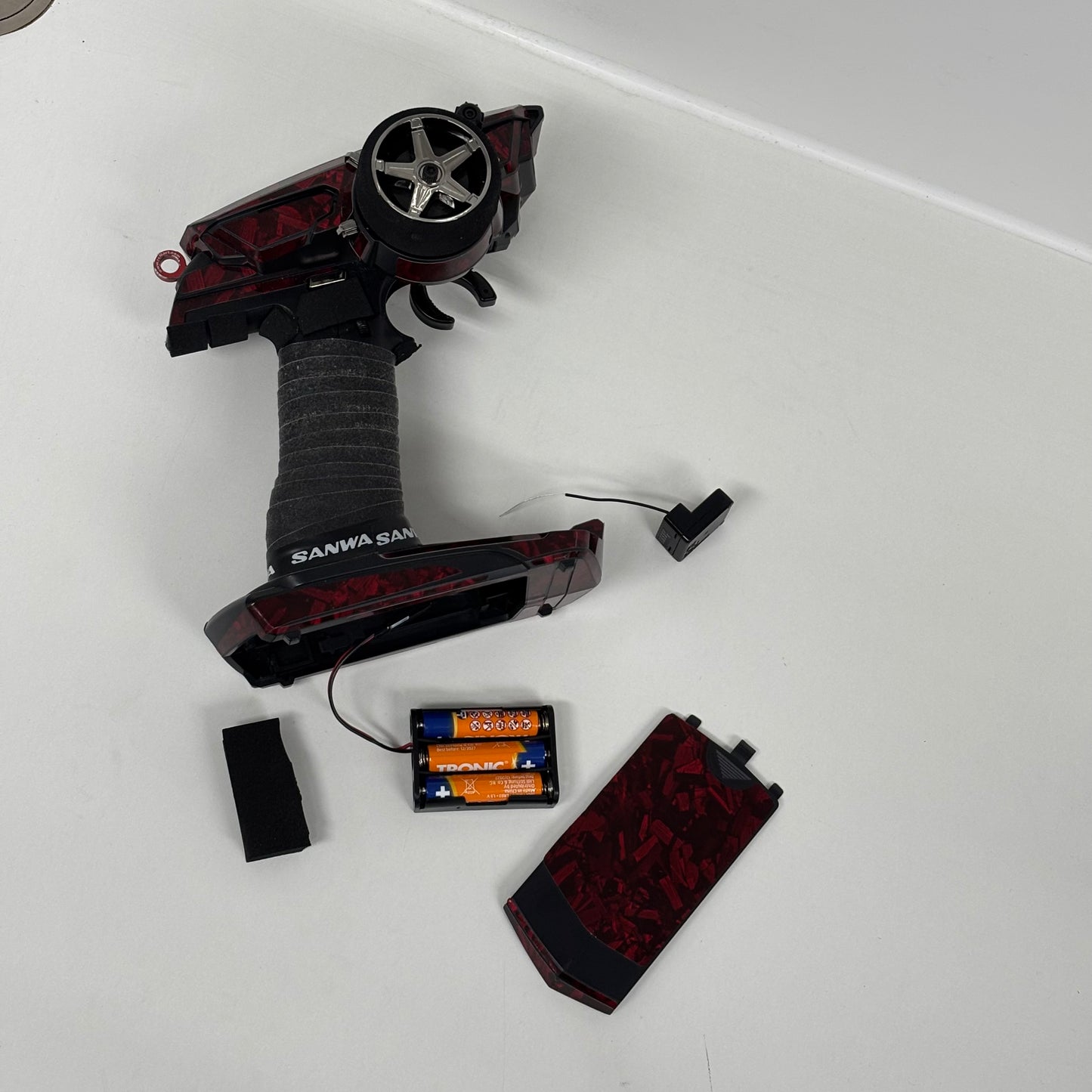 Sanwa MT5 Controller RX 493i Receiver FH5 Red Forged Carbon Wrap