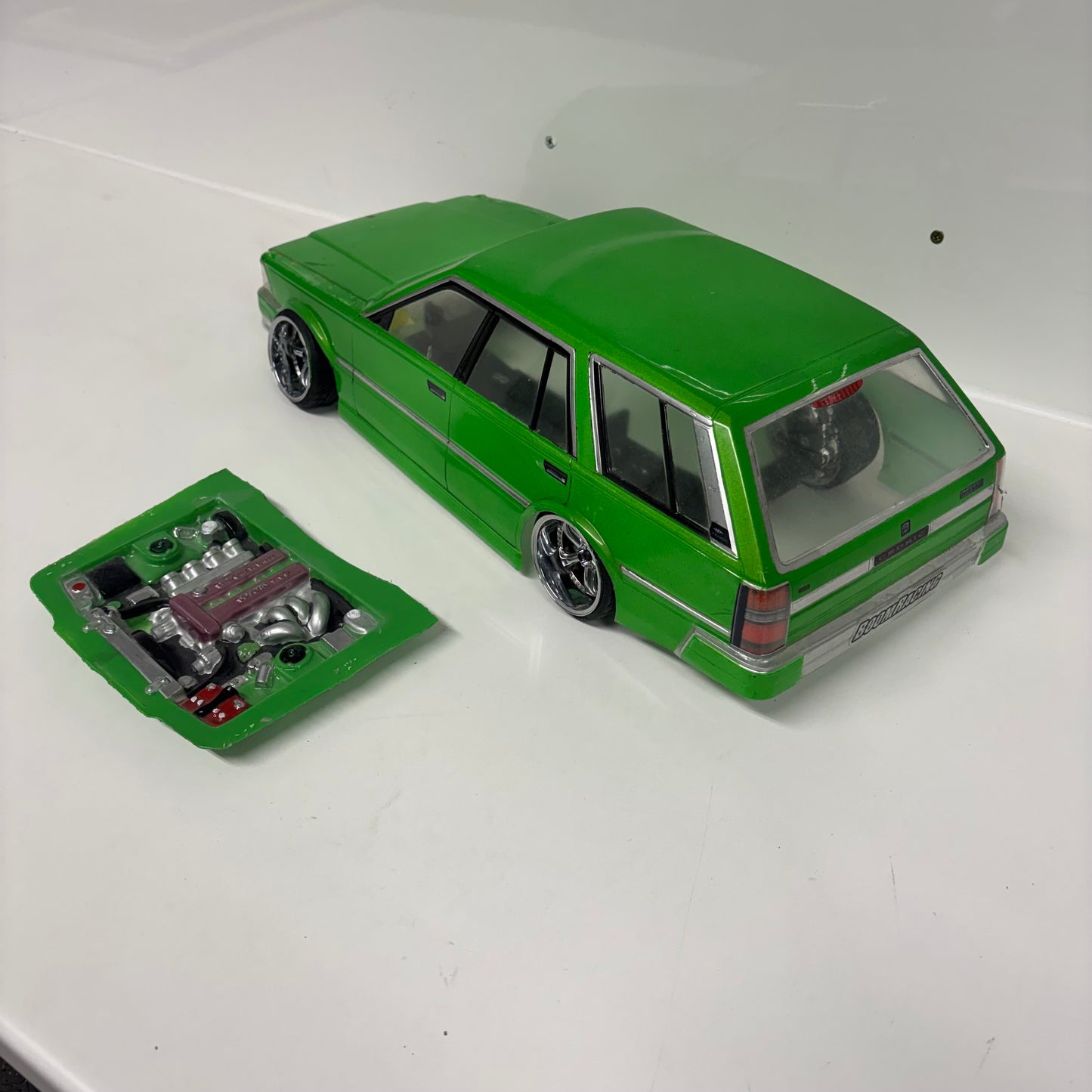 Nissan Cedric Y30 Green Bodyshell With Engine Bay