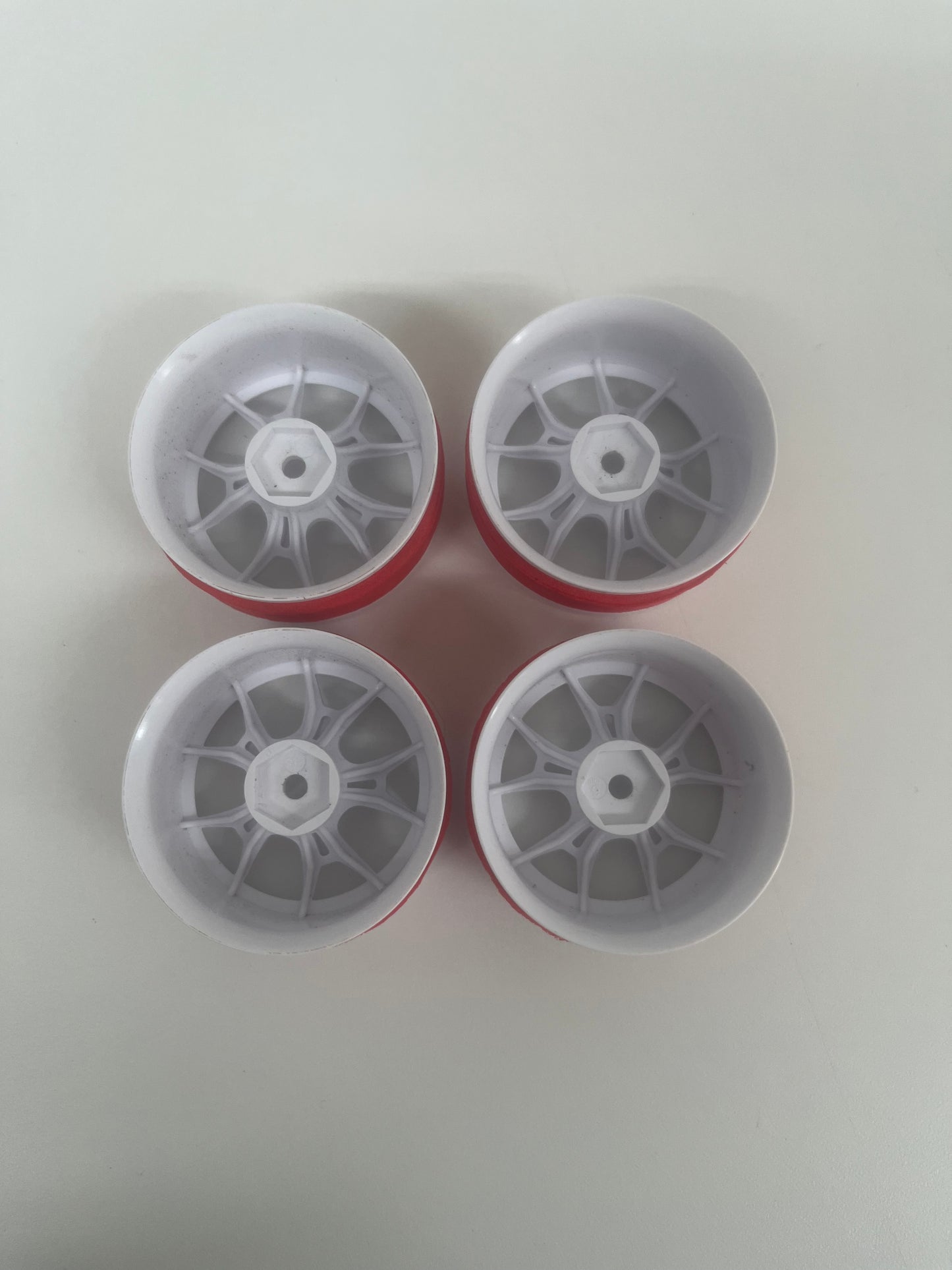 White Wheels Offset 6/8
