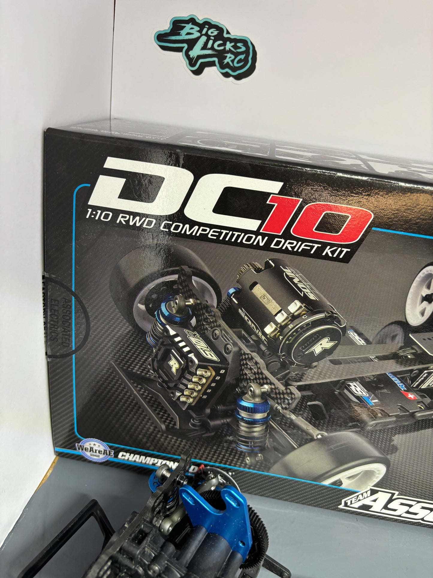 Team Associated DC10 Carbon Alloy RWD Drift Chassis Blue