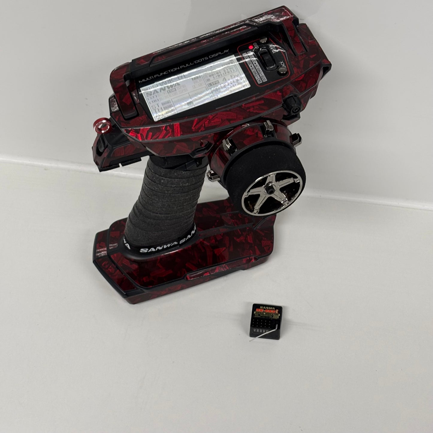 Sanwa MT5 Controller RX 493i Receiver FH5 Red Forged Carbon Wrap