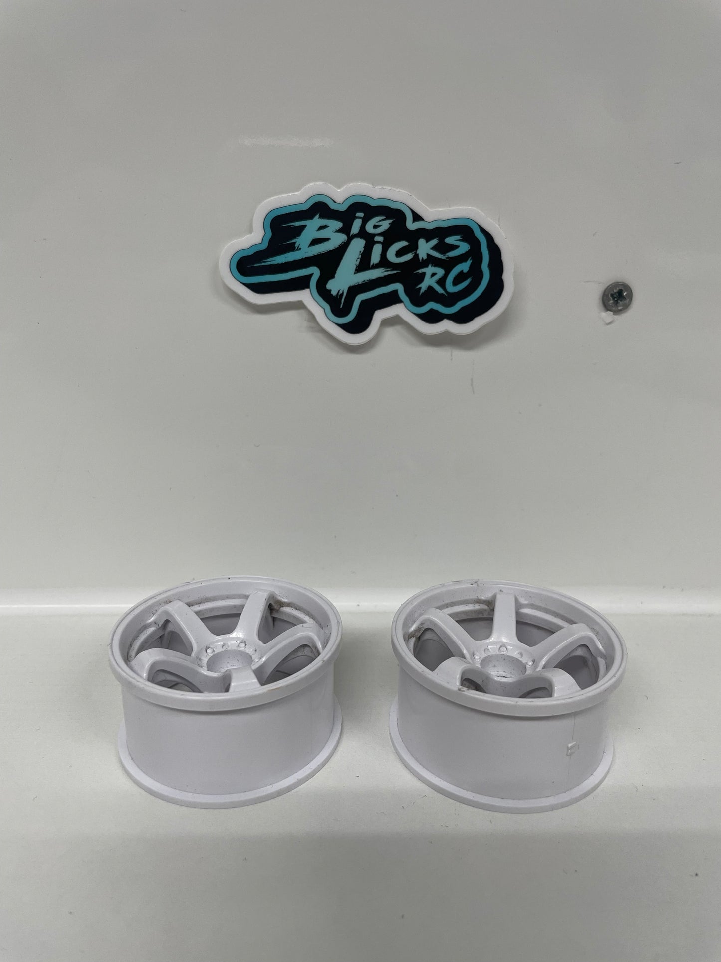 White Wheels Pair Offset 8