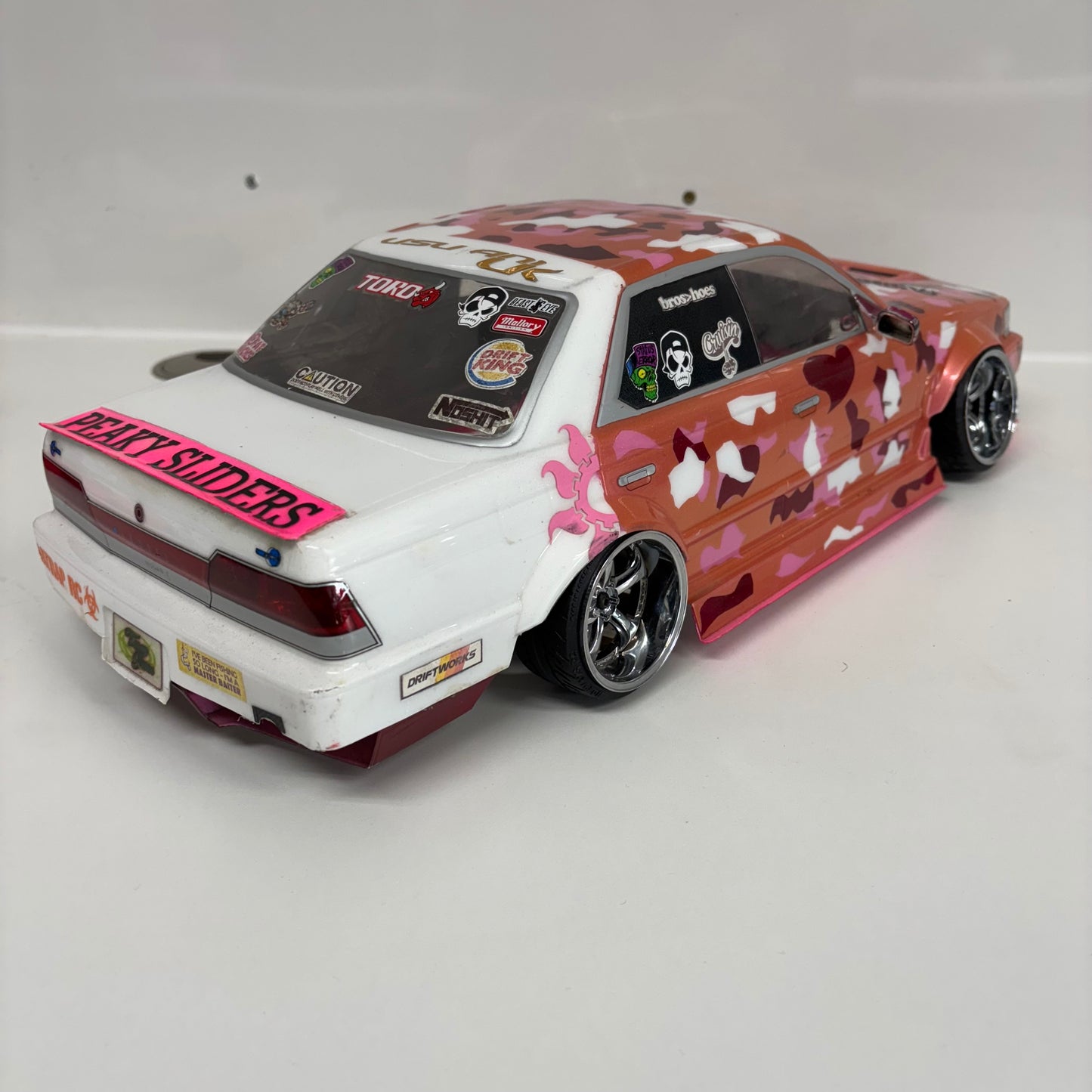 Yokomo Nissan Laurel Pink Camo Bodyshell