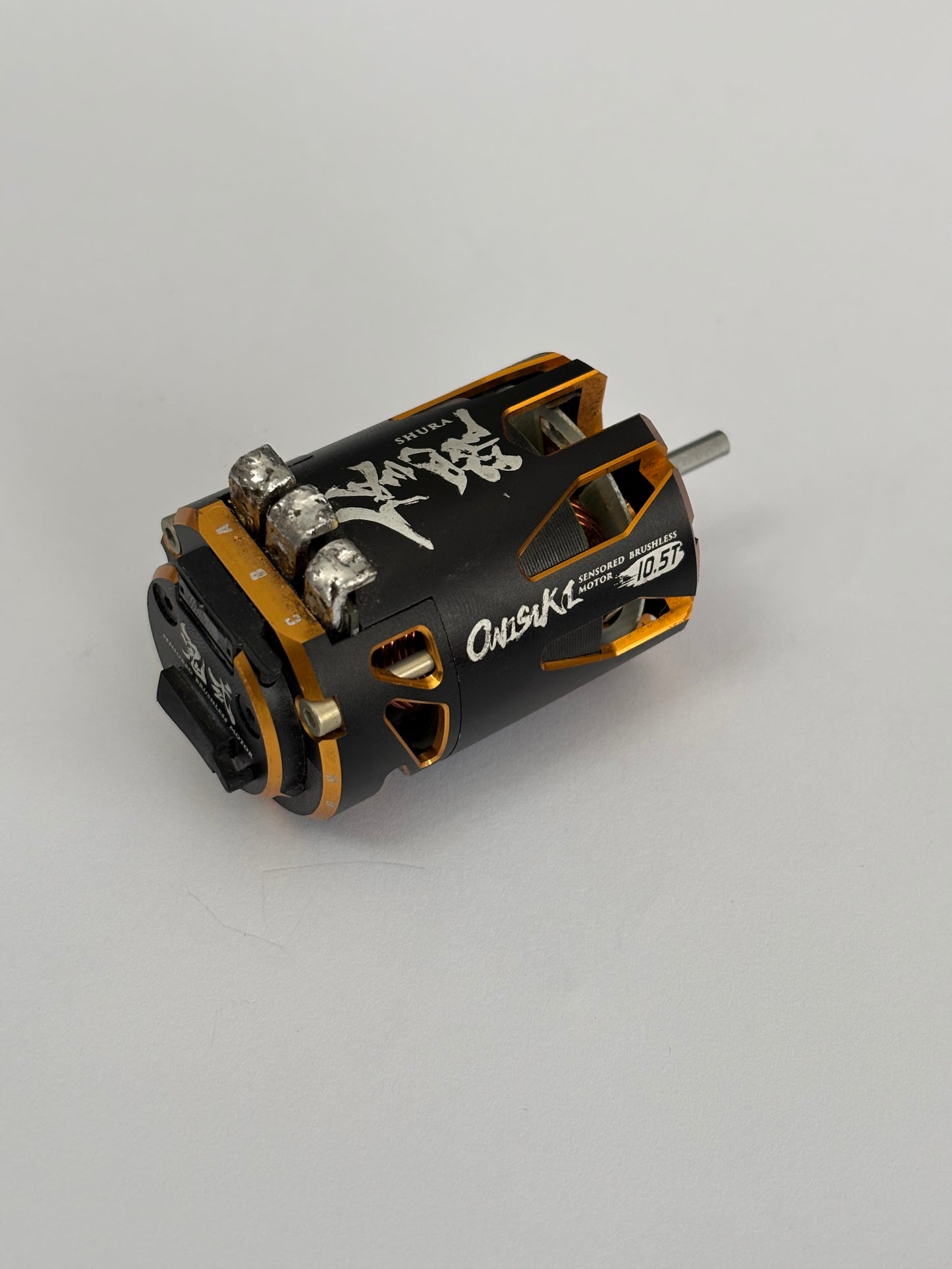 Onisiki Shura Motor Brushless Sensored 10.5T Black/Gold