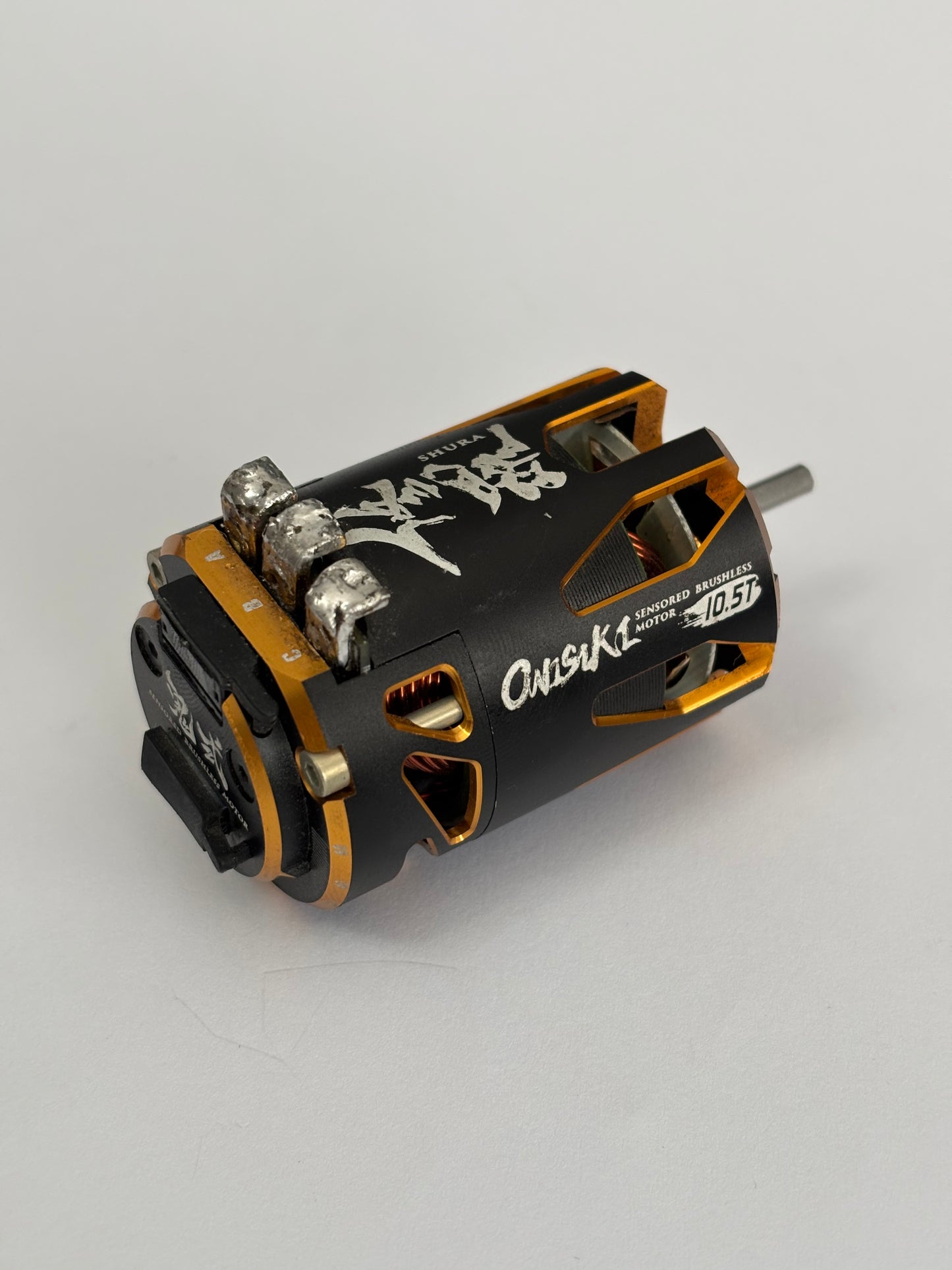 Onisiki Shura Motor Brushless Sensored 10.5T Black/Gold