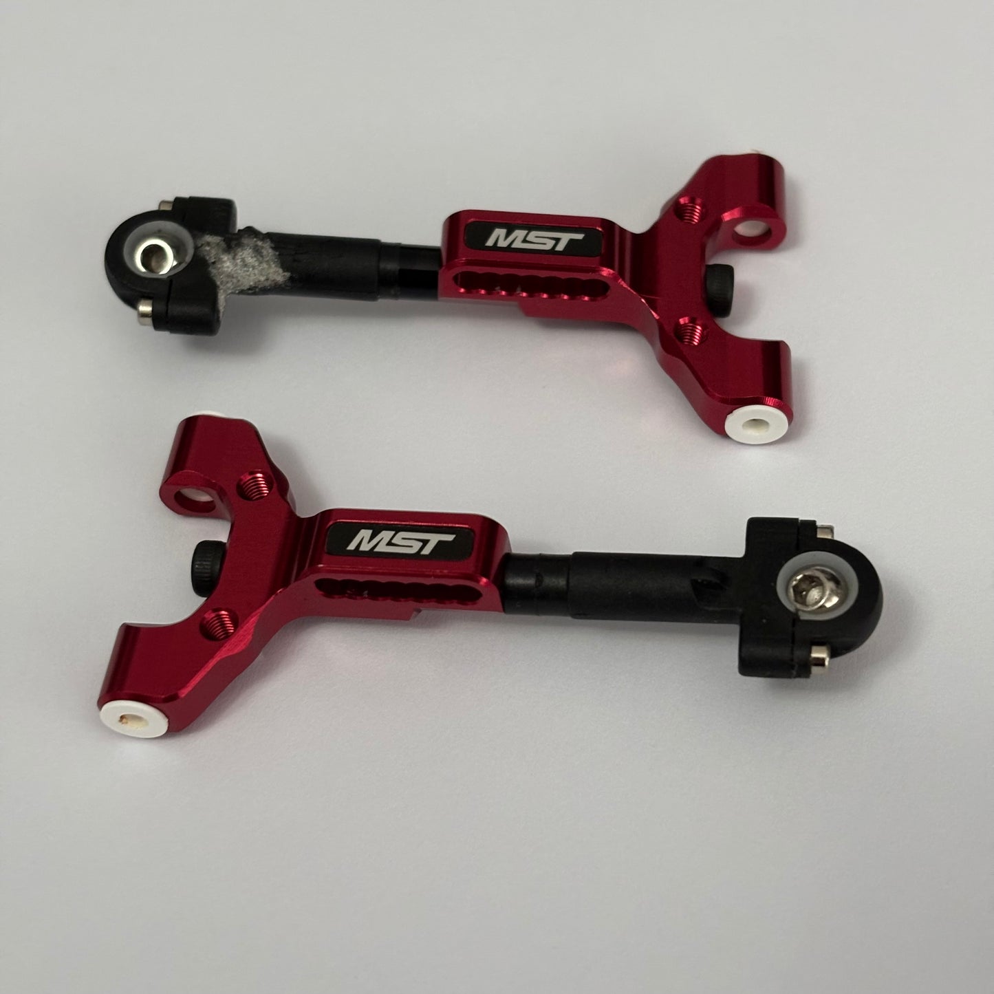 MST Red Alloy RMX 2.0 2.5 Front Lower Arms #820117R