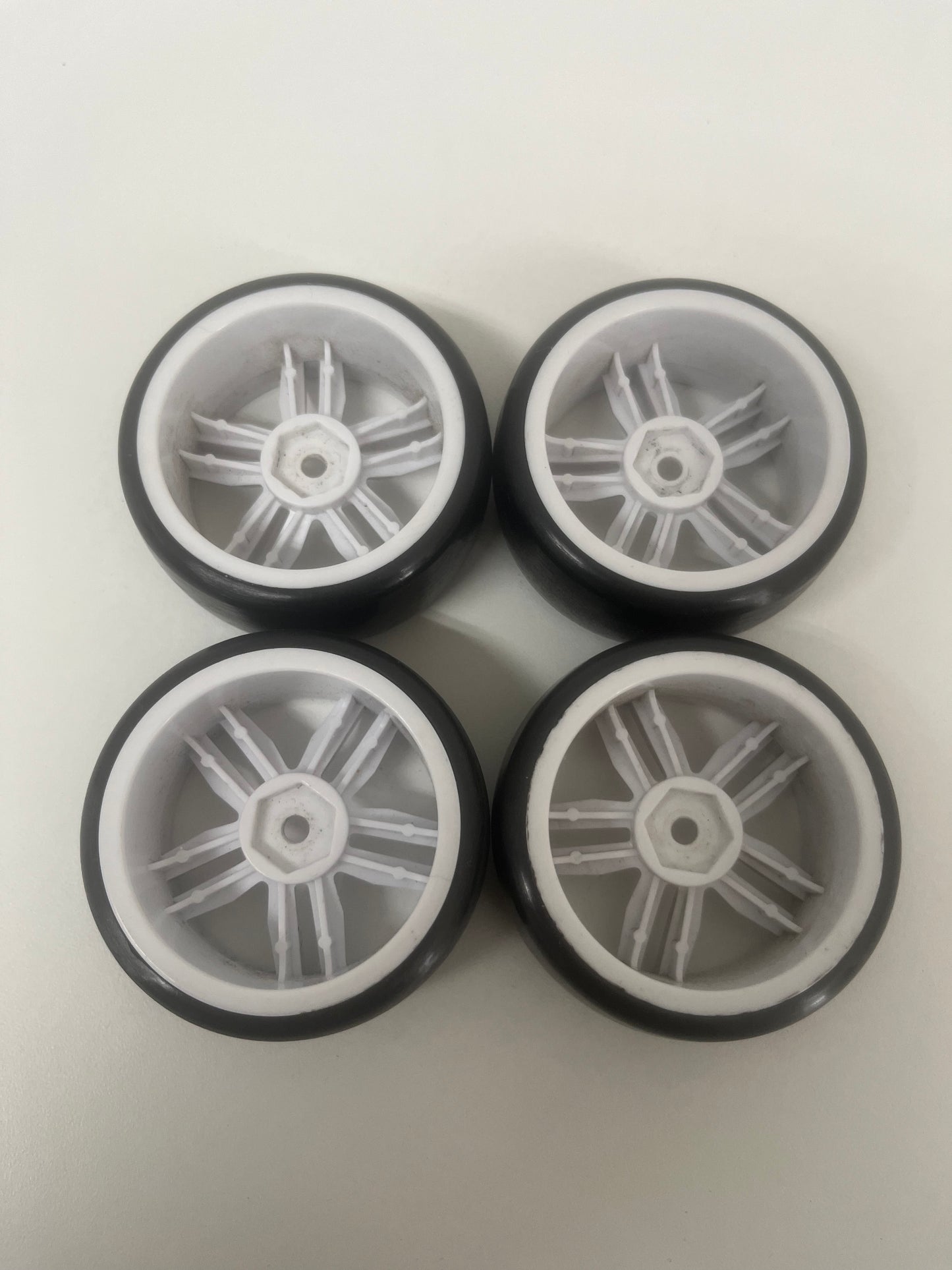 3Racing Sakura White Wheels Offset 5 With Factory Racing Tyres