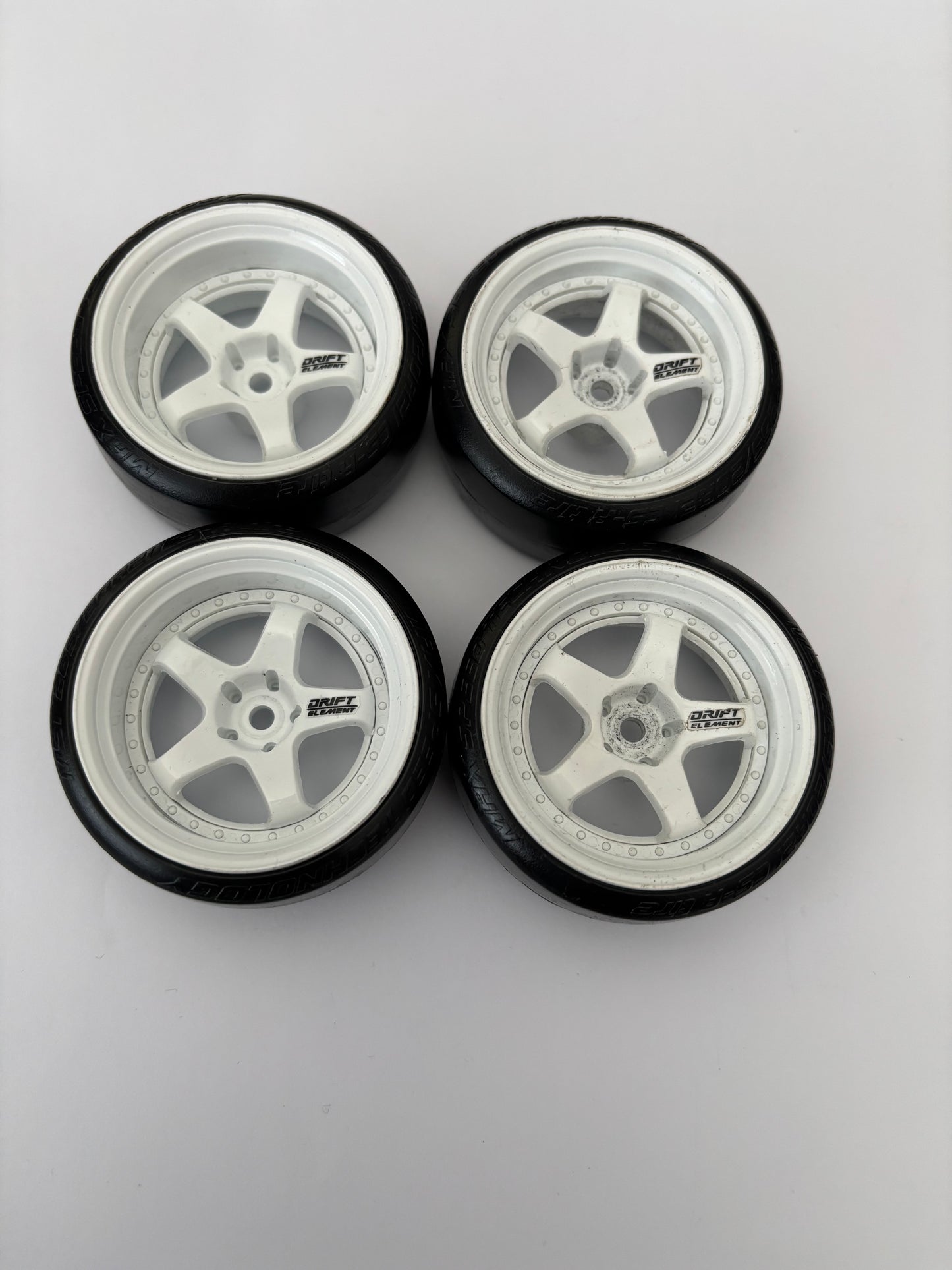 DS Racing White Drift Element Wheels With Silver Dot Tyres Adjustable Offset