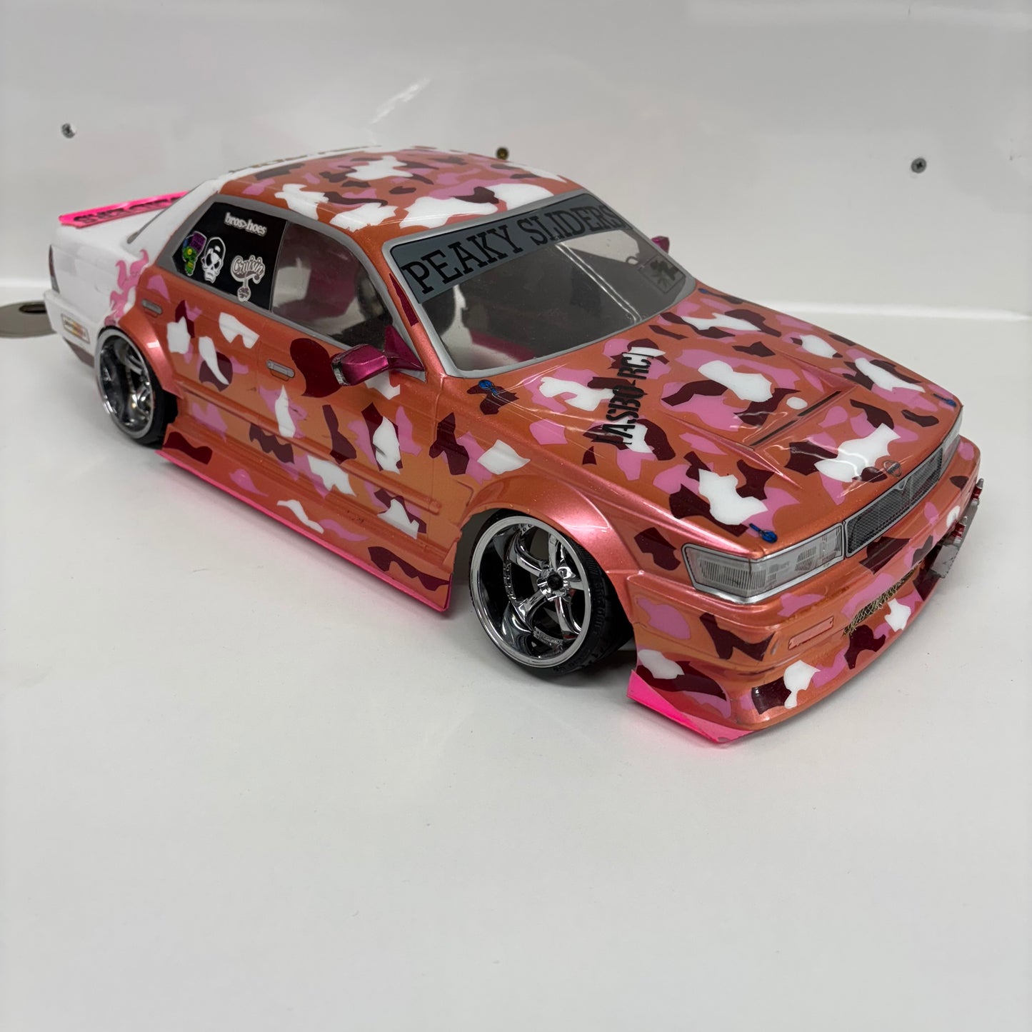 Yokomo Nissan Laurel Pink Camo Bodyshell