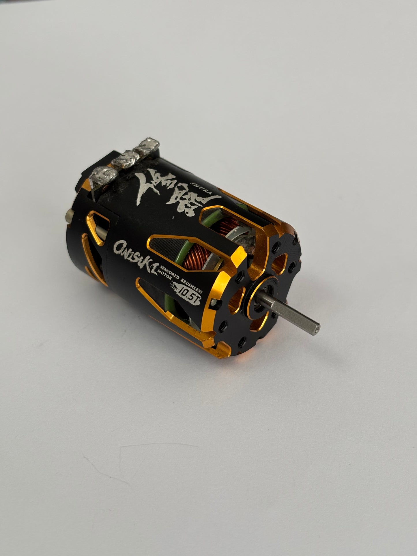 Onisiki Shura Motor Brushless Sensored 10.5T Black/Gold