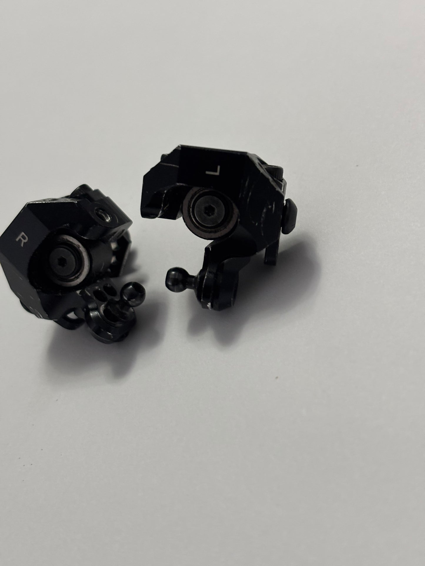Overdose Front Knuckles with One Piece Axle Shaft Hex OD2715 & OD2439