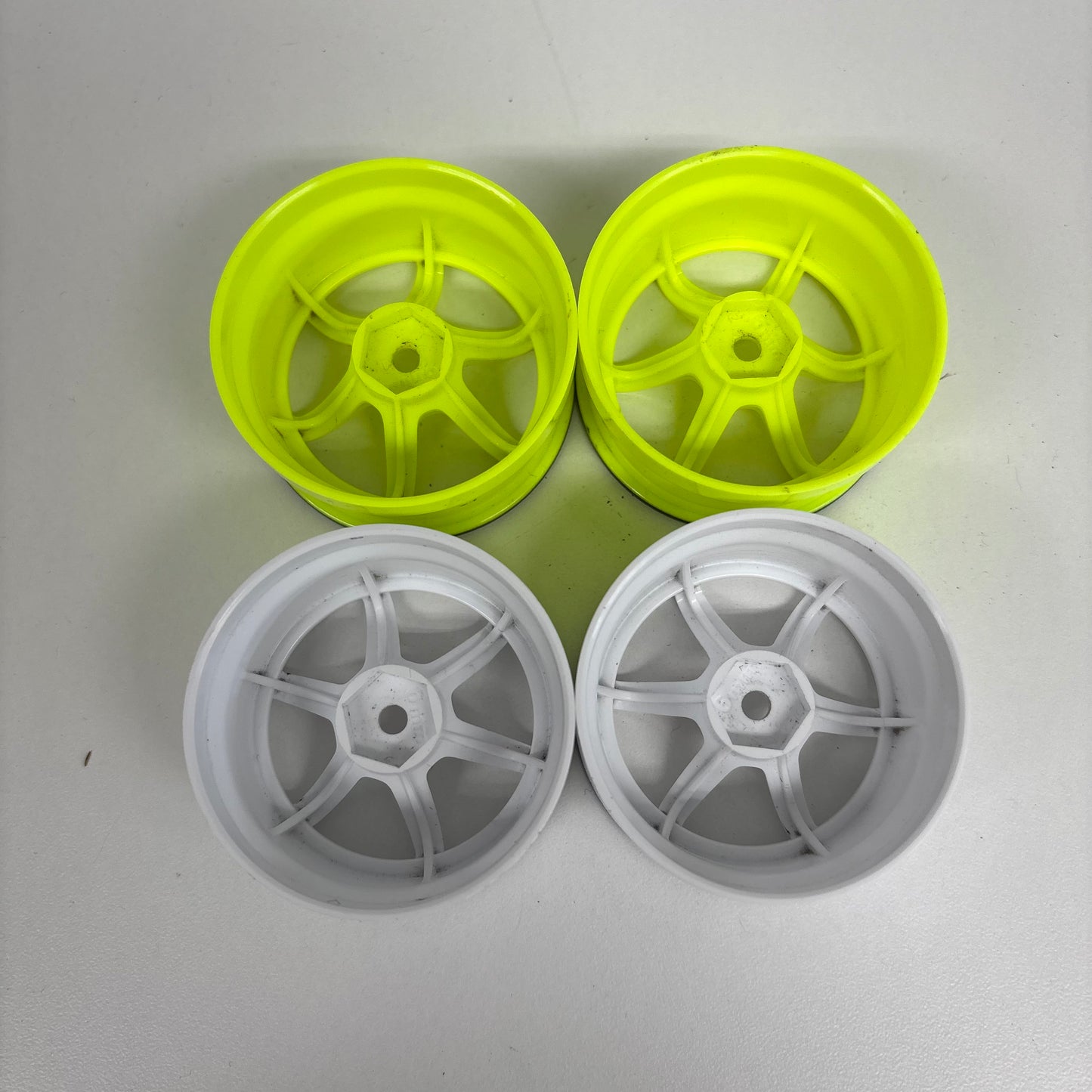 Yokomo Yellow White Wheels 2 x Pairs 6MM Offset