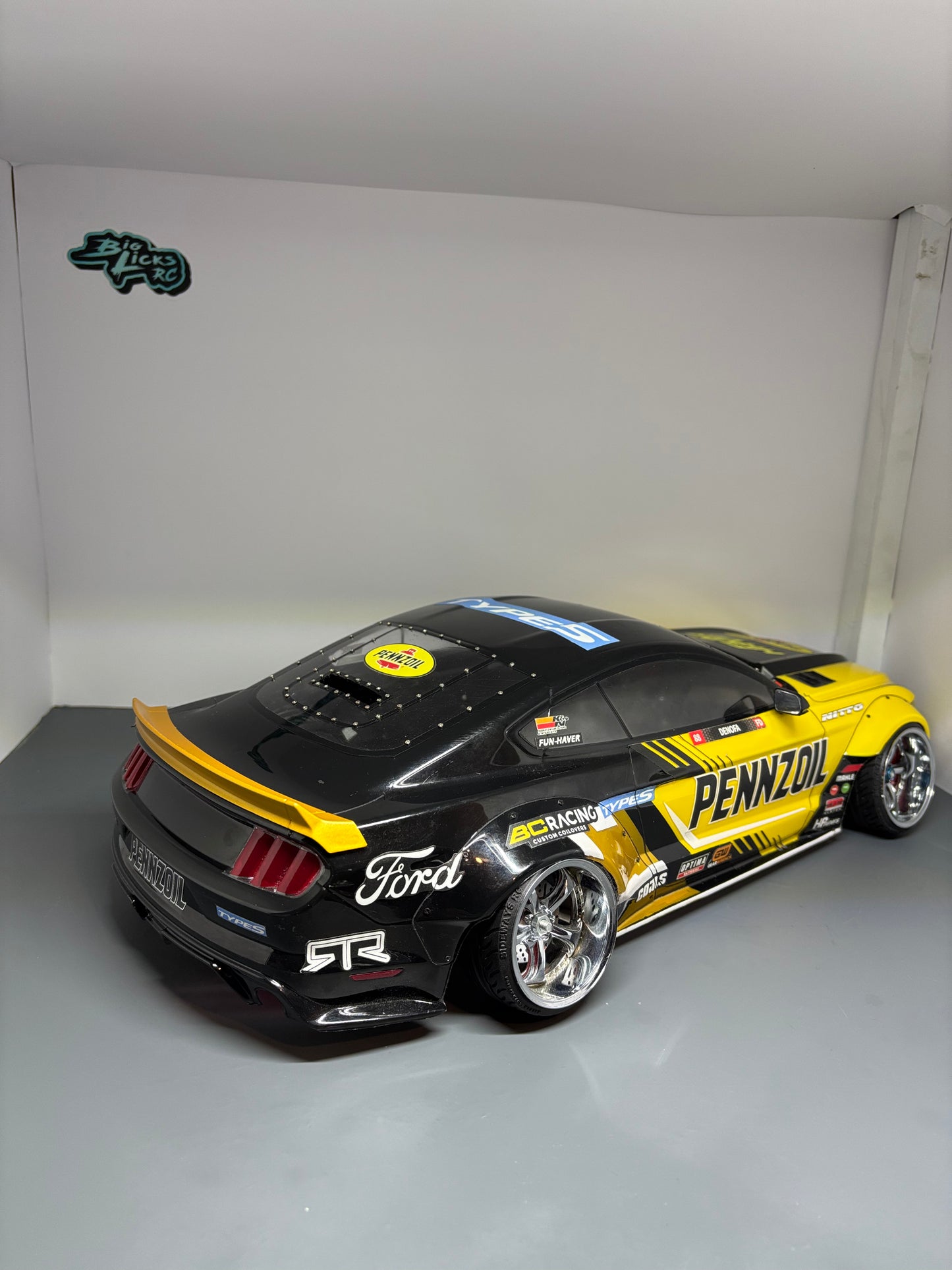 MST Ford Mustang RTR Chelsea Denofa 1:10 RC Drift Bodyshell Replica