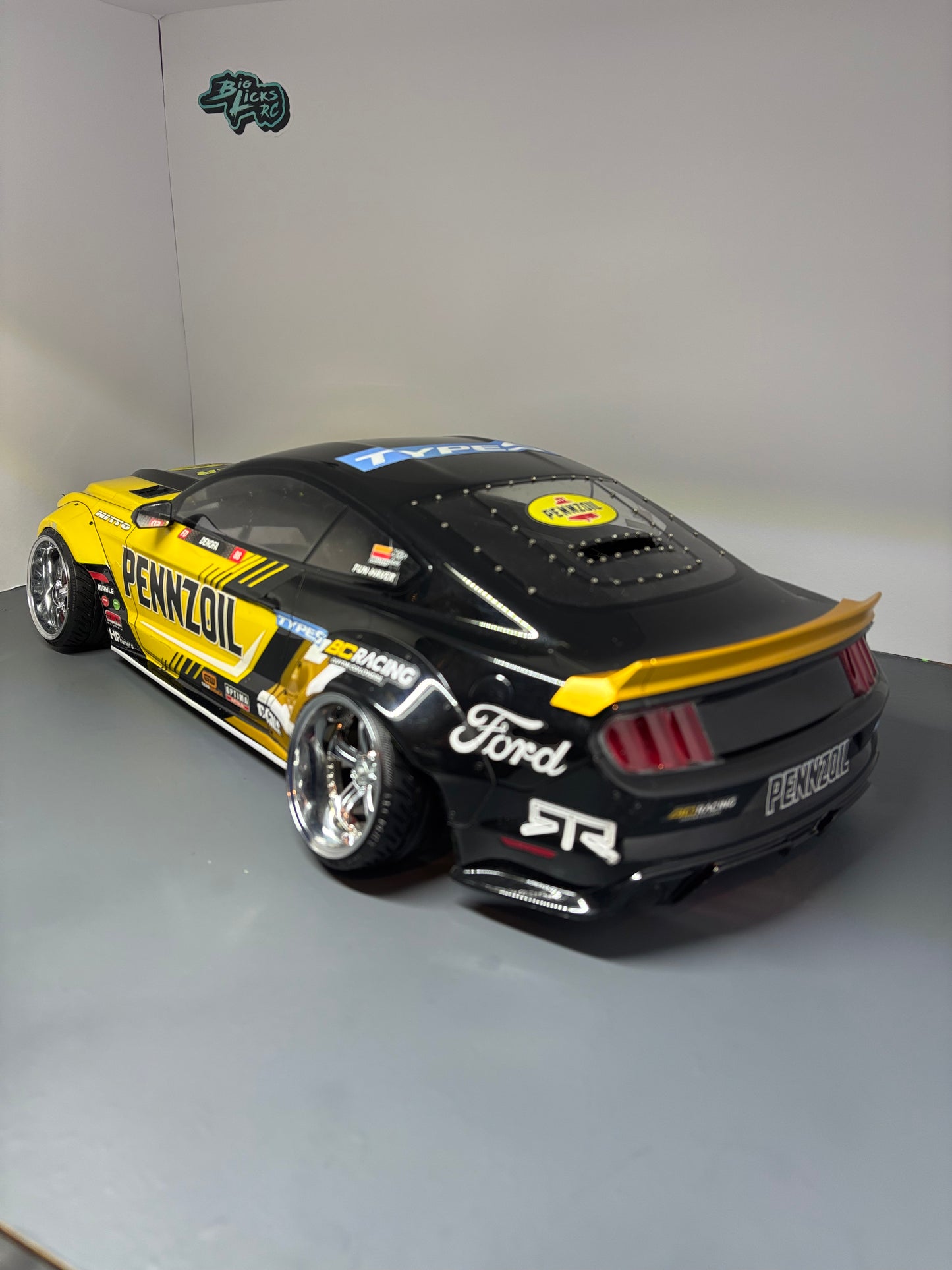 MST Ford Mustang RTR Chelsea Denofa 1:10 RC Drift Bodyshell Replica