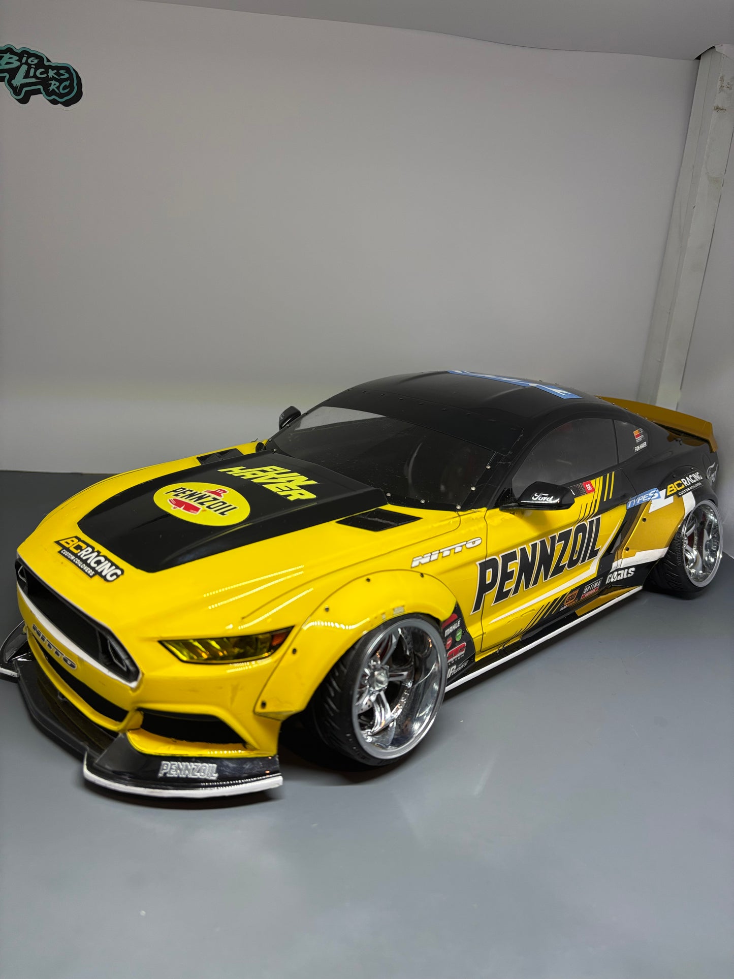 MST Ford Mustang RTR Chelsea Denofa 1:10 RC Drift Bodyshell Replica