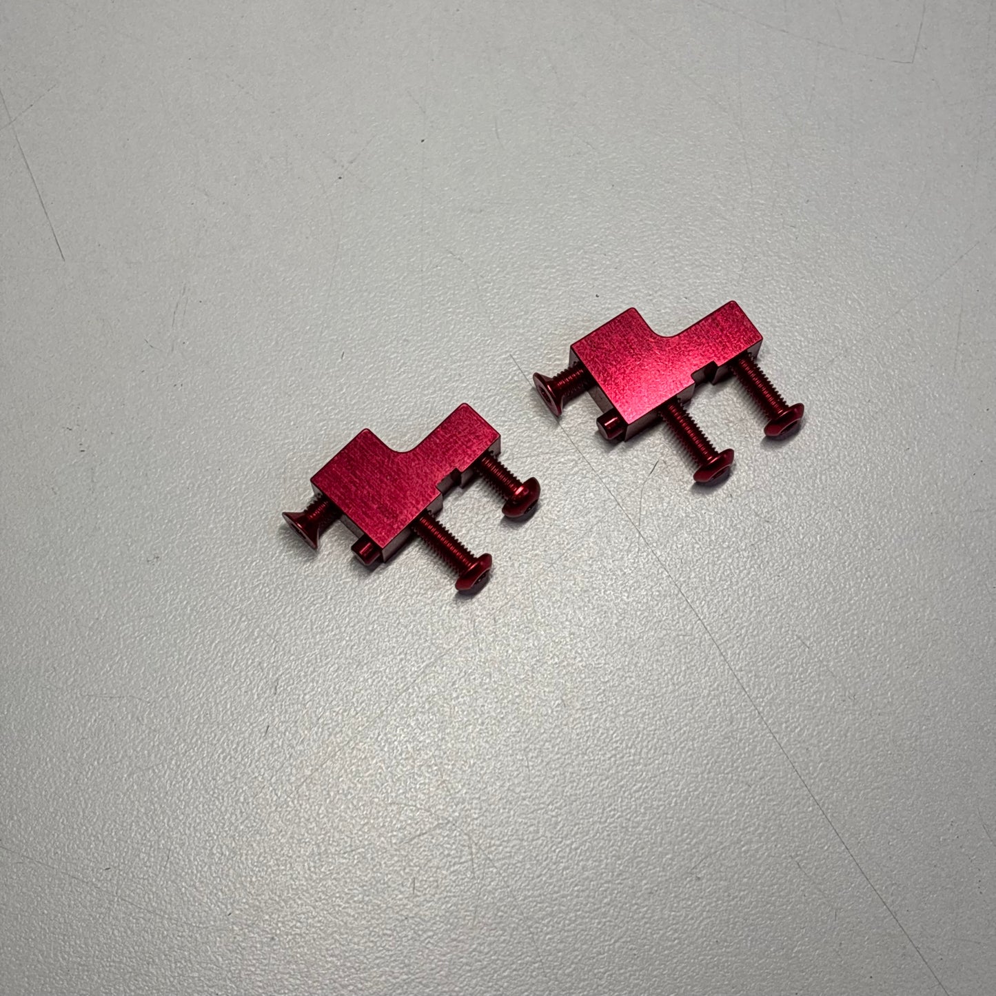 MST RMX 2.0 2.5 Red Alloy Servo Mounts