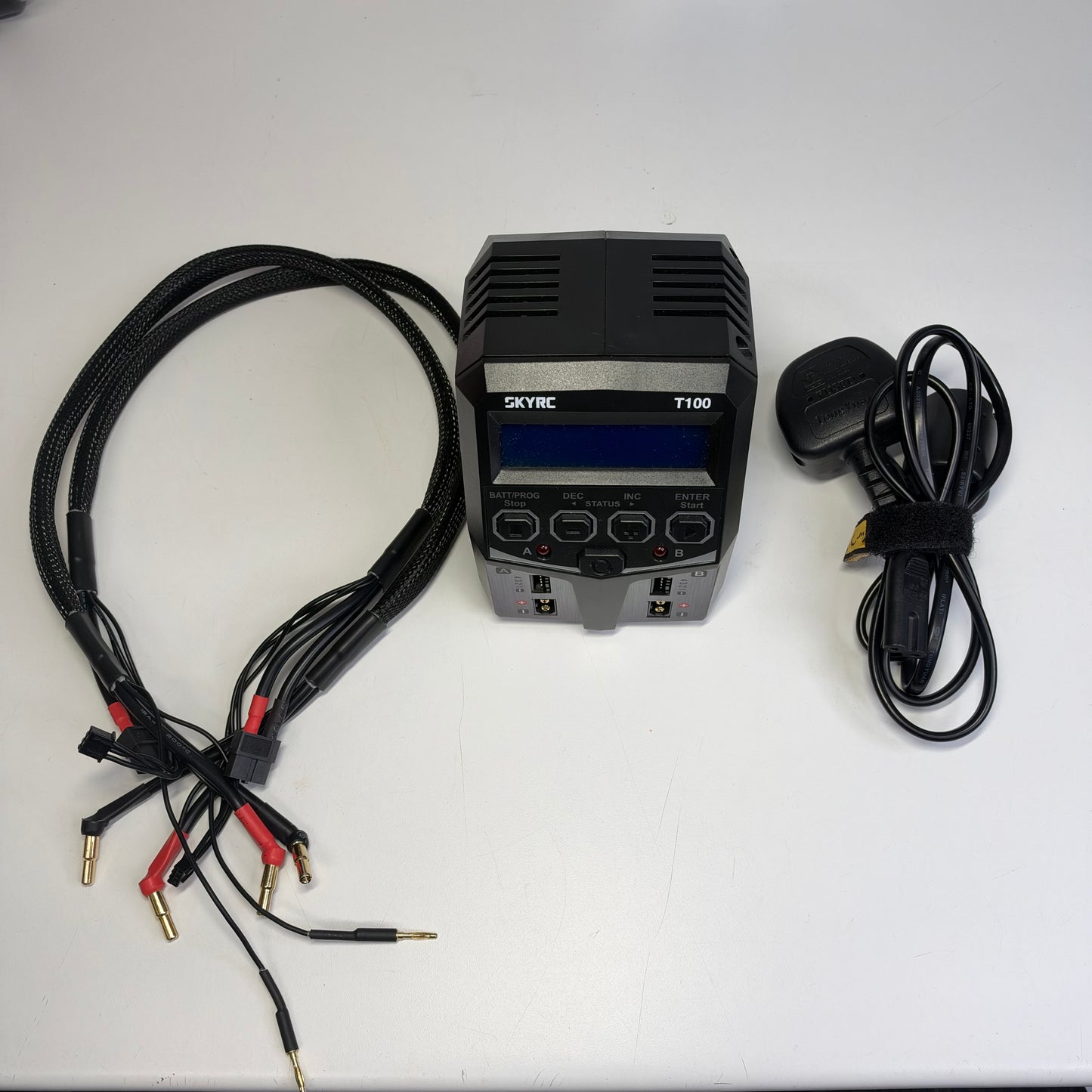 SkyRC T100 Charger With 2 x Charge Leads