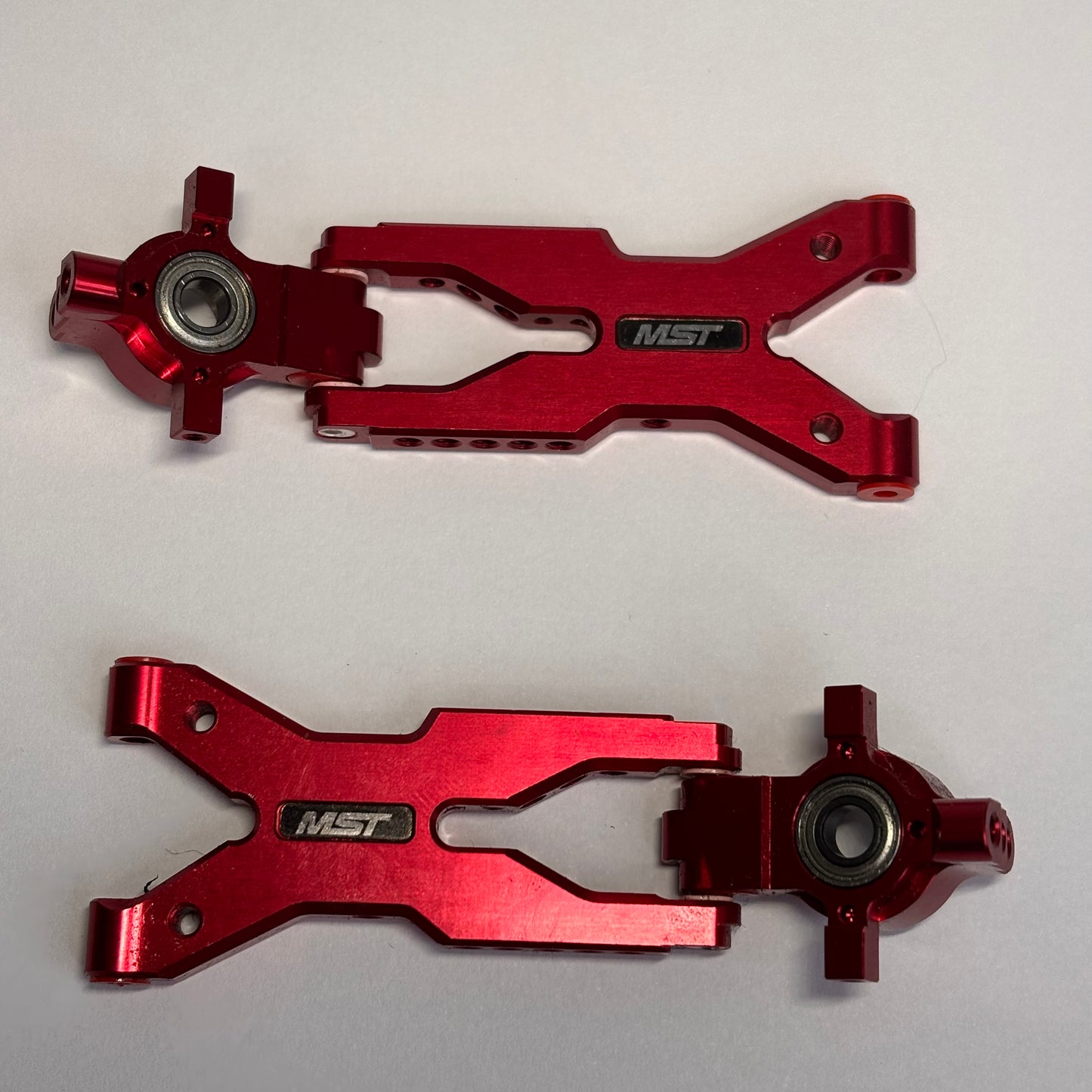 MST RMX 2.0 2.5 Red Alloy Rear Arms & Hubs
