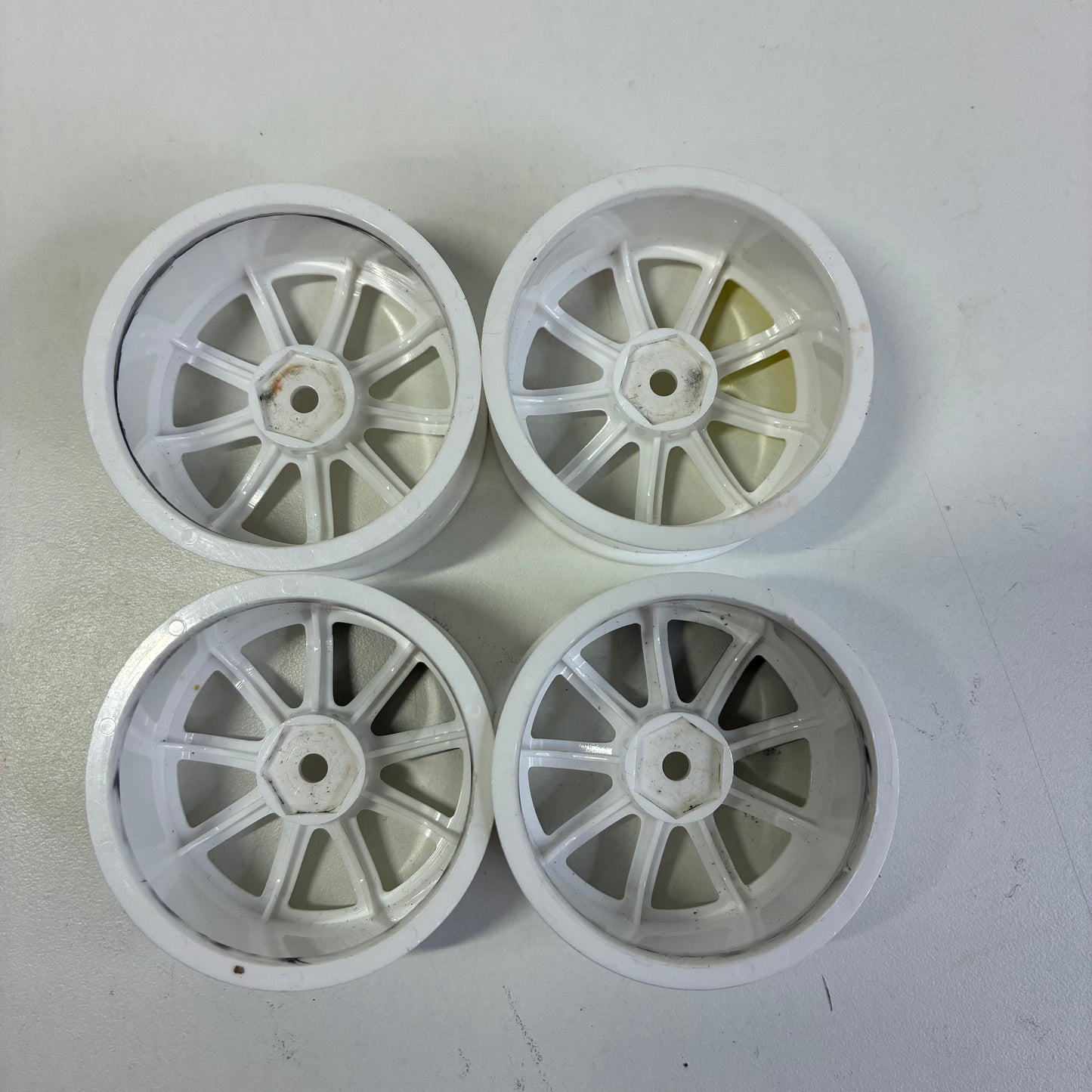 White Wheels Multi Spoke Offset 3mm