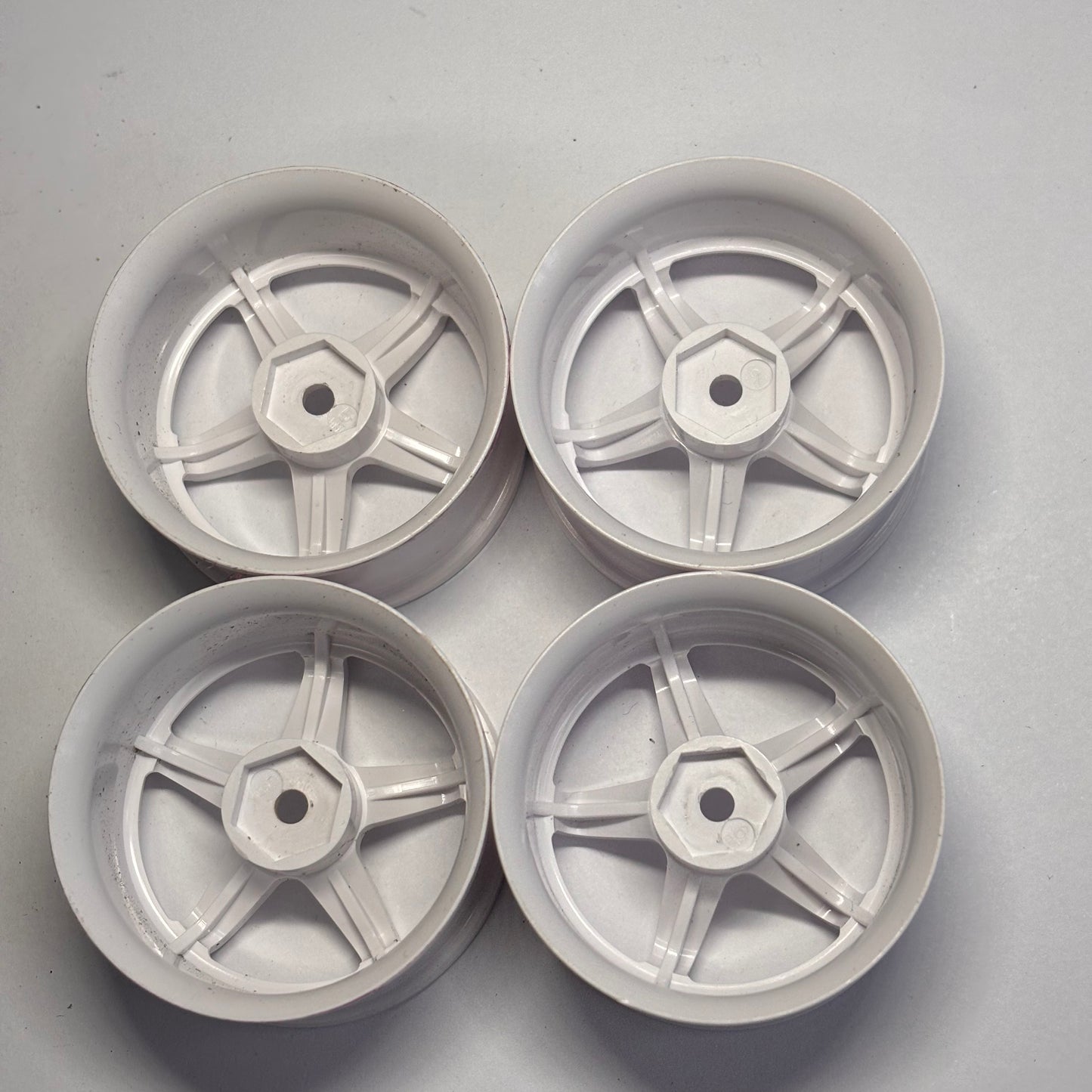 Topline? White Wheels Offset 5/6