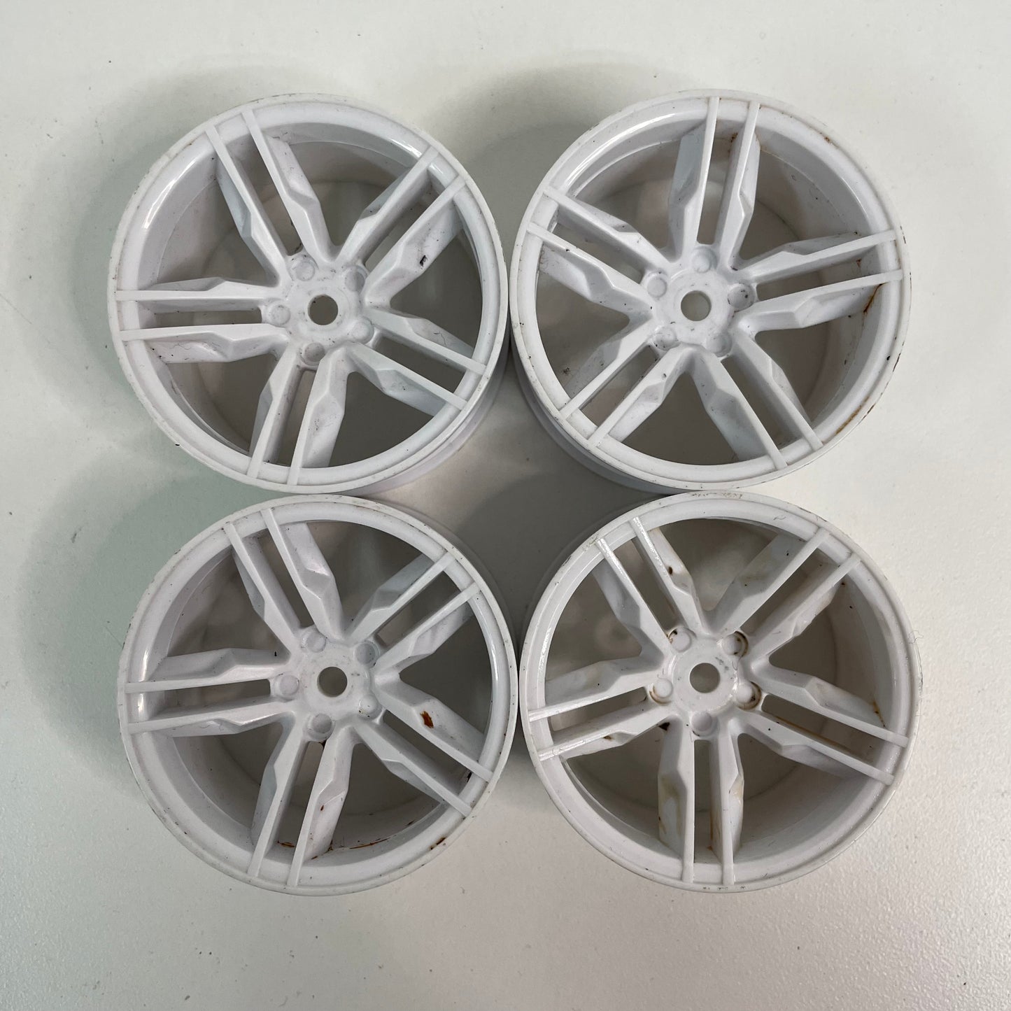 White Sakura D5 Wheels Offset 5