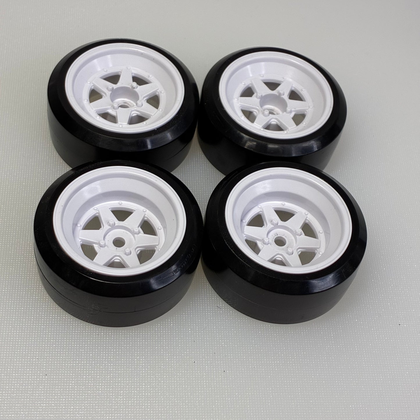 White Wheels M Chassis Topline HDPE Small Scale