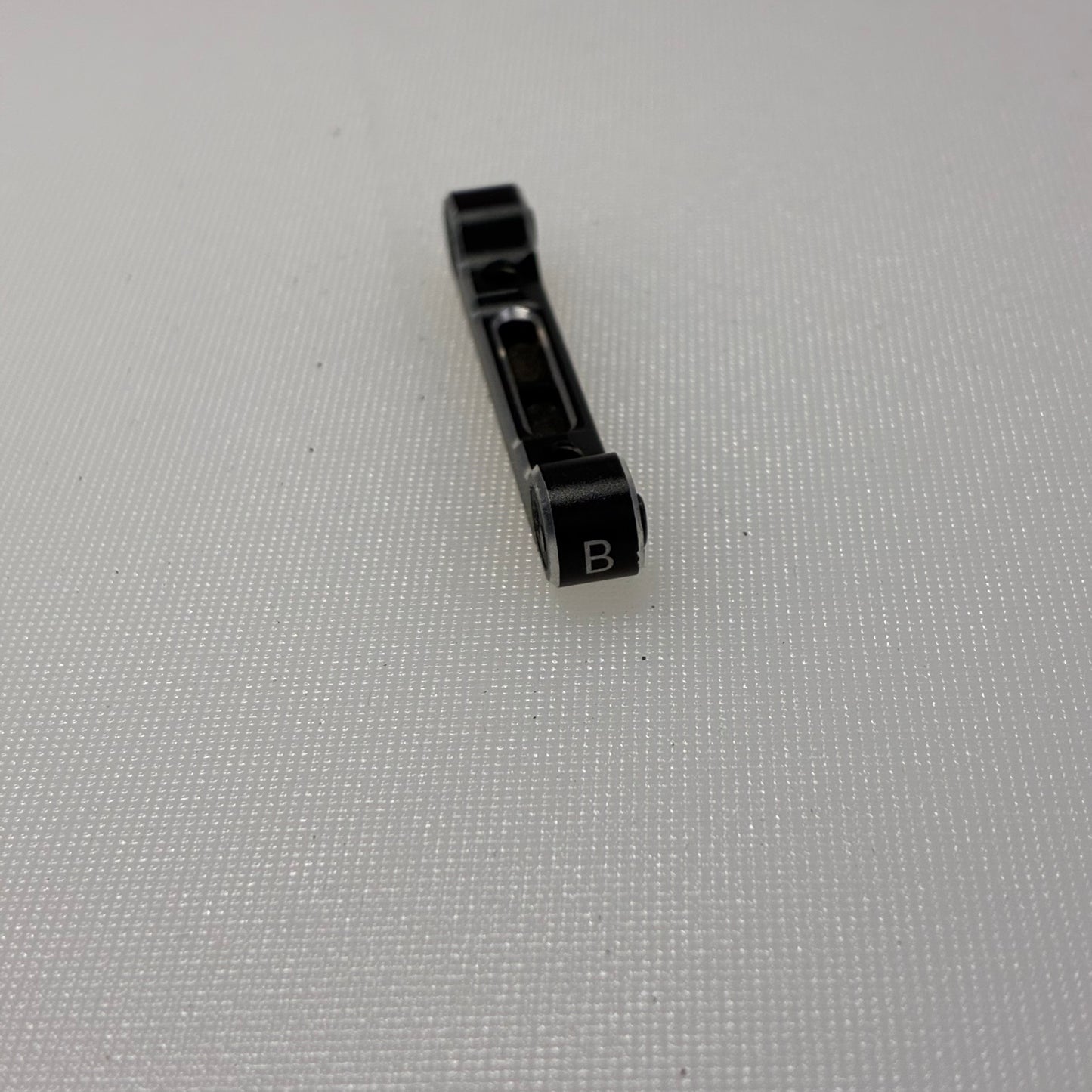 Yokomo Black B Suspension Mount