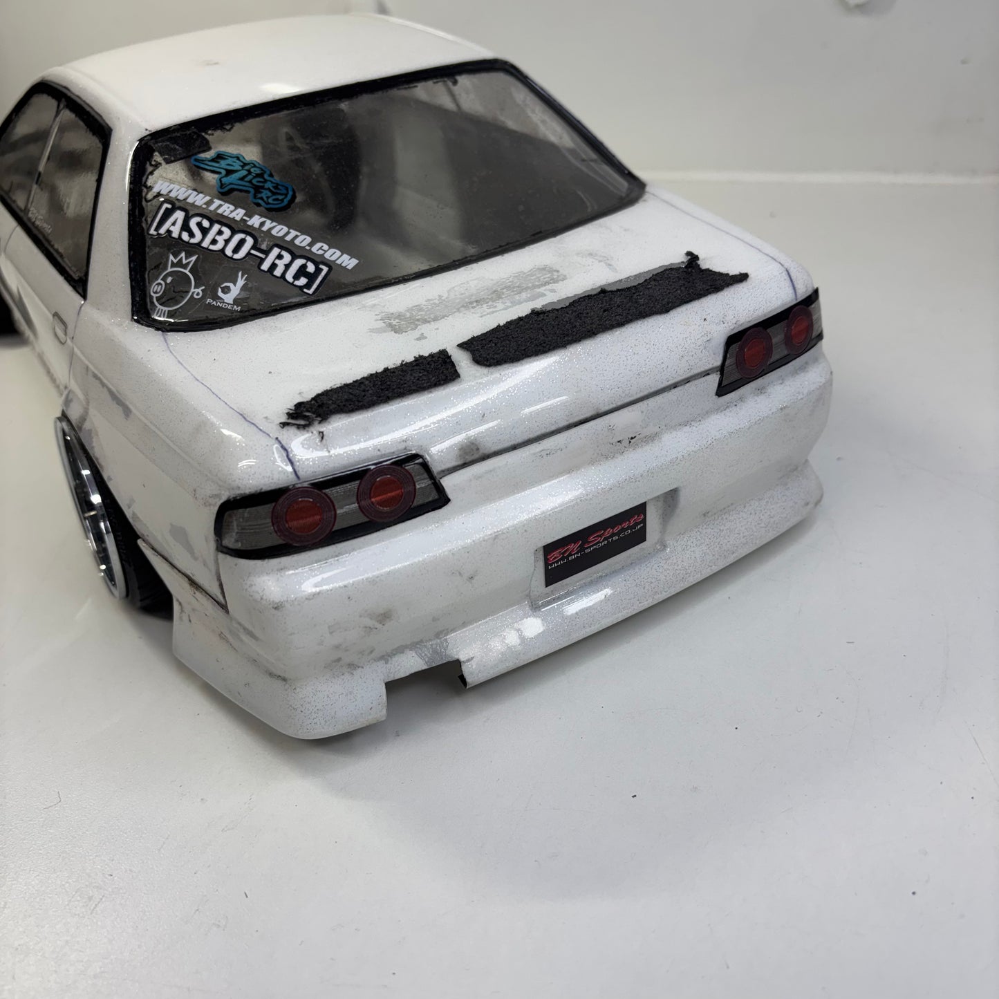 Pandora? Nissan Skyline R32 White Bodyshell Missile