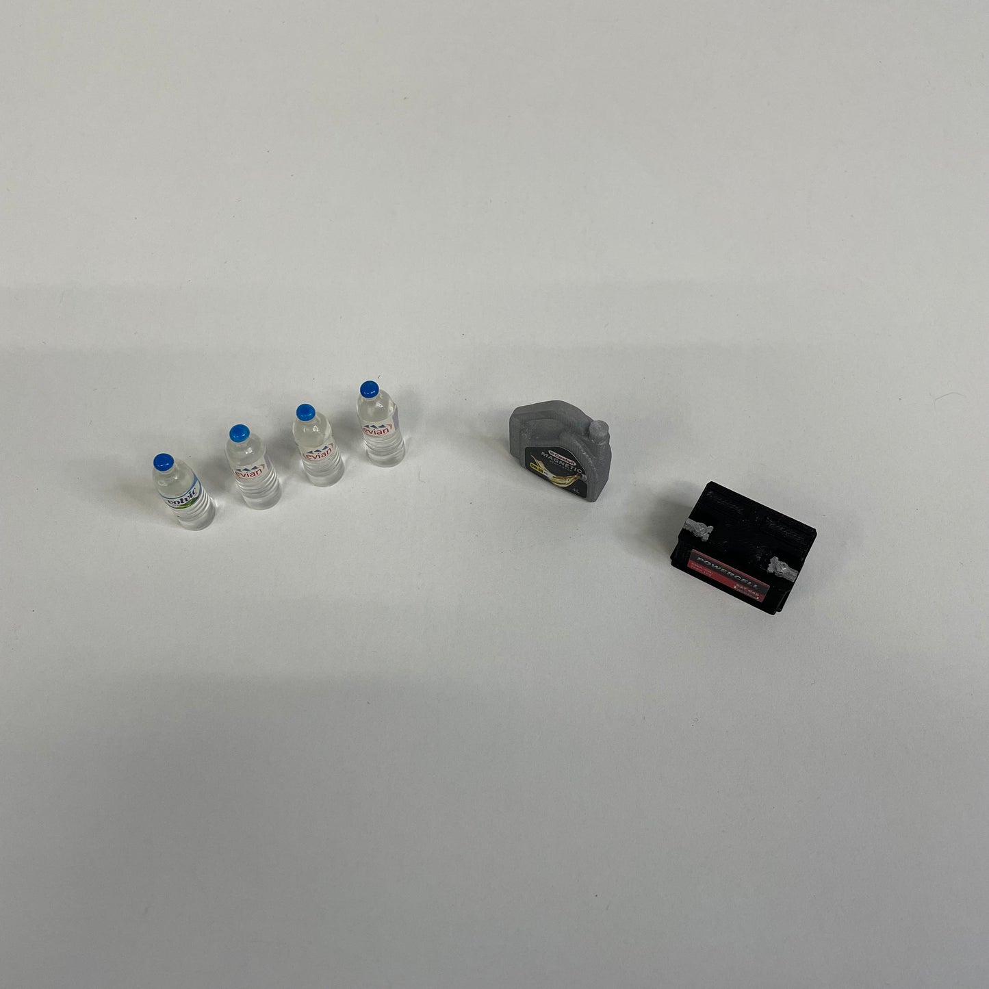 Scale Garage Accessories Battery/Water Bottles/Engine Oil