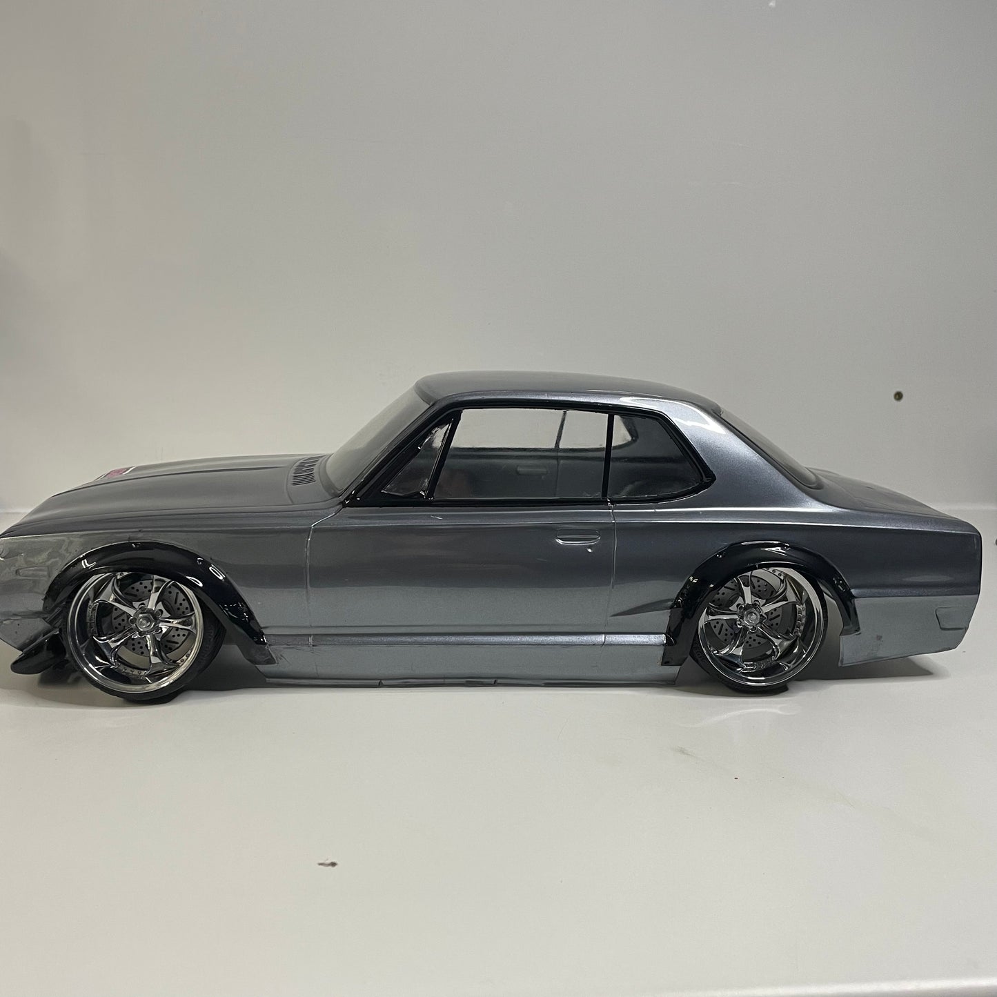 Hakosuka Nissan Skyline GT-R 2000GT Bodyshell Silver