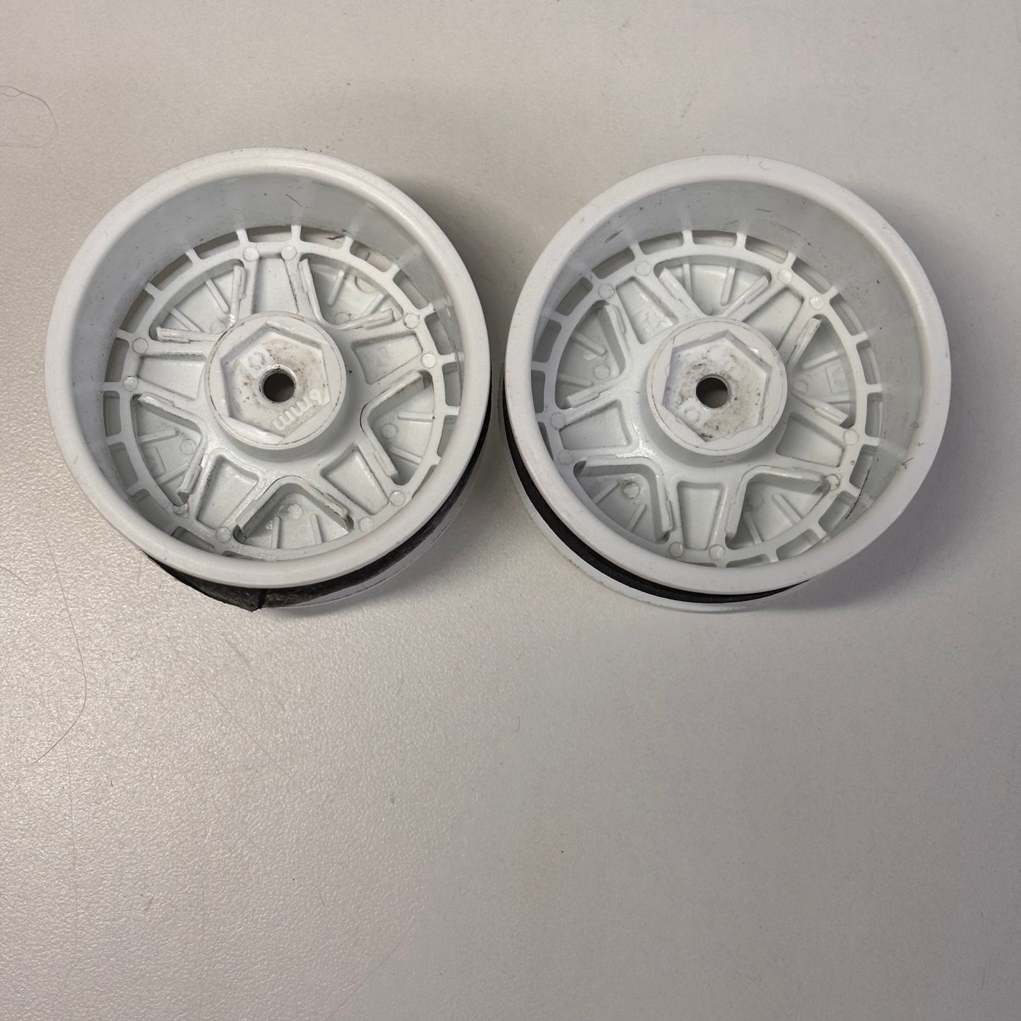 HPI 6mm Offset White Wheels Turbo Fifteen52 & Covers