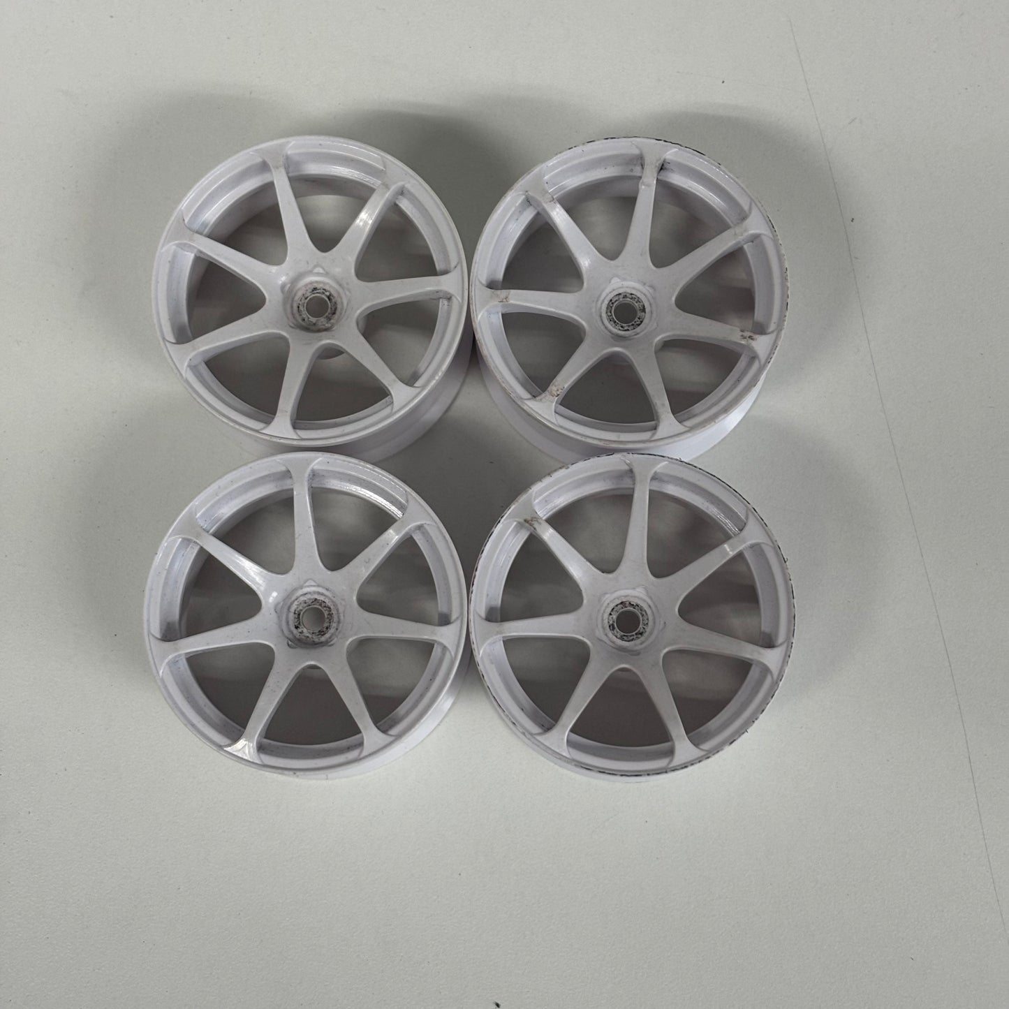 Topline? White Wheels Offset 8