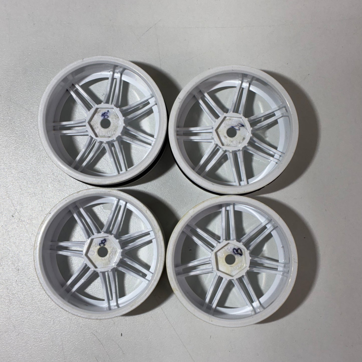 MST White Wheels Offset 8mm