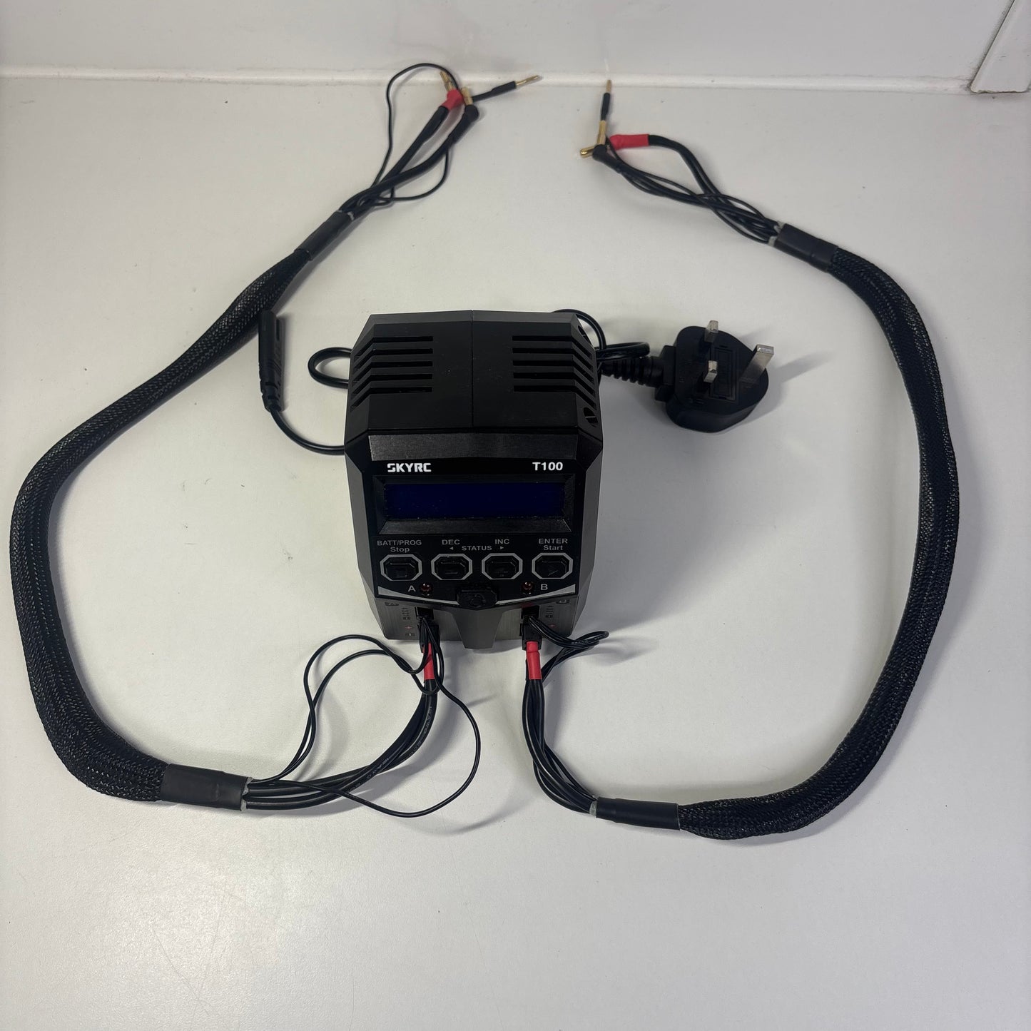 SkyRC T100 Dual Charger 1-4S Lipo Digital UK Plug & Leads