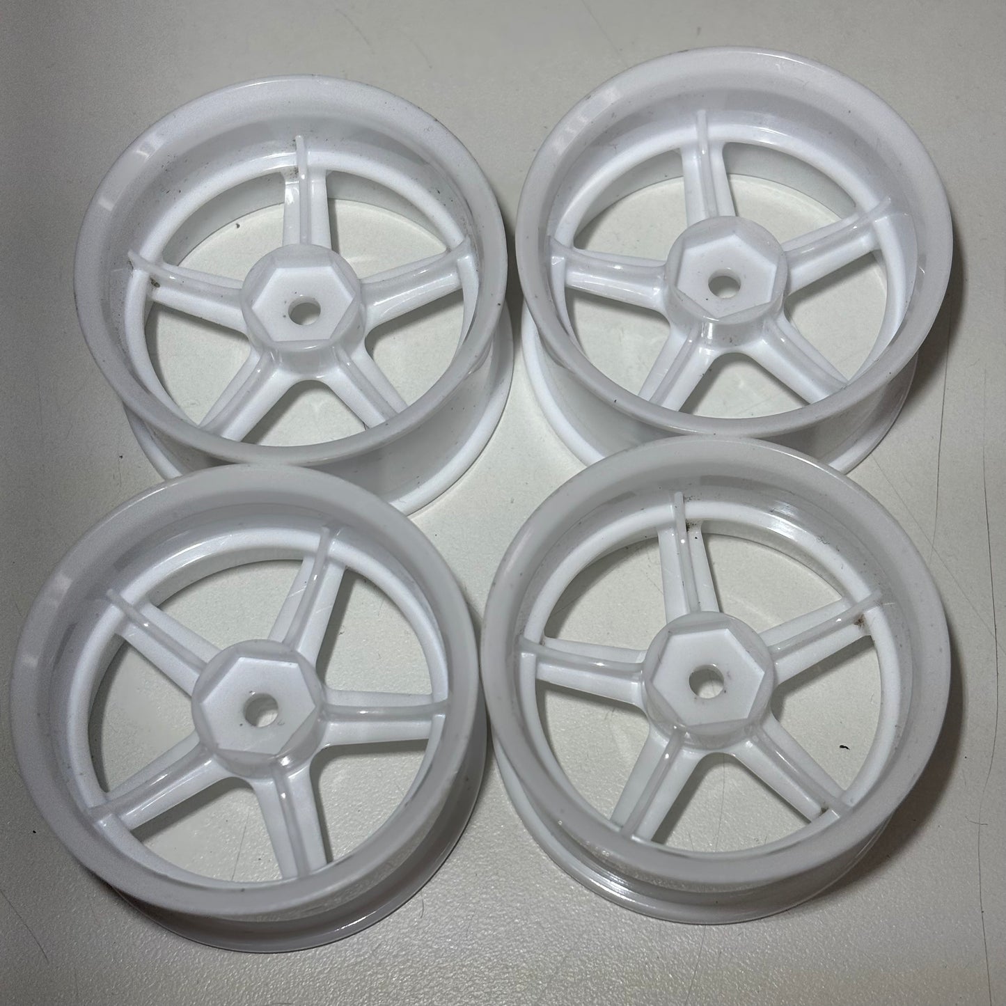 Yokomo White Wheels Offset 9