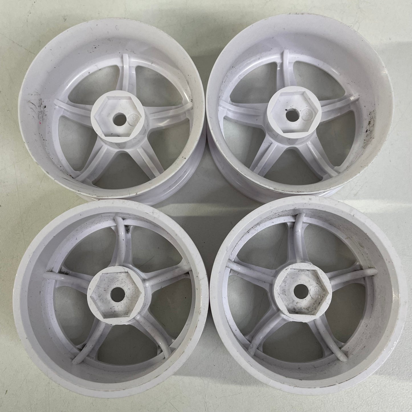 White Wheels 2x 6mm & 2x 8mm Offset