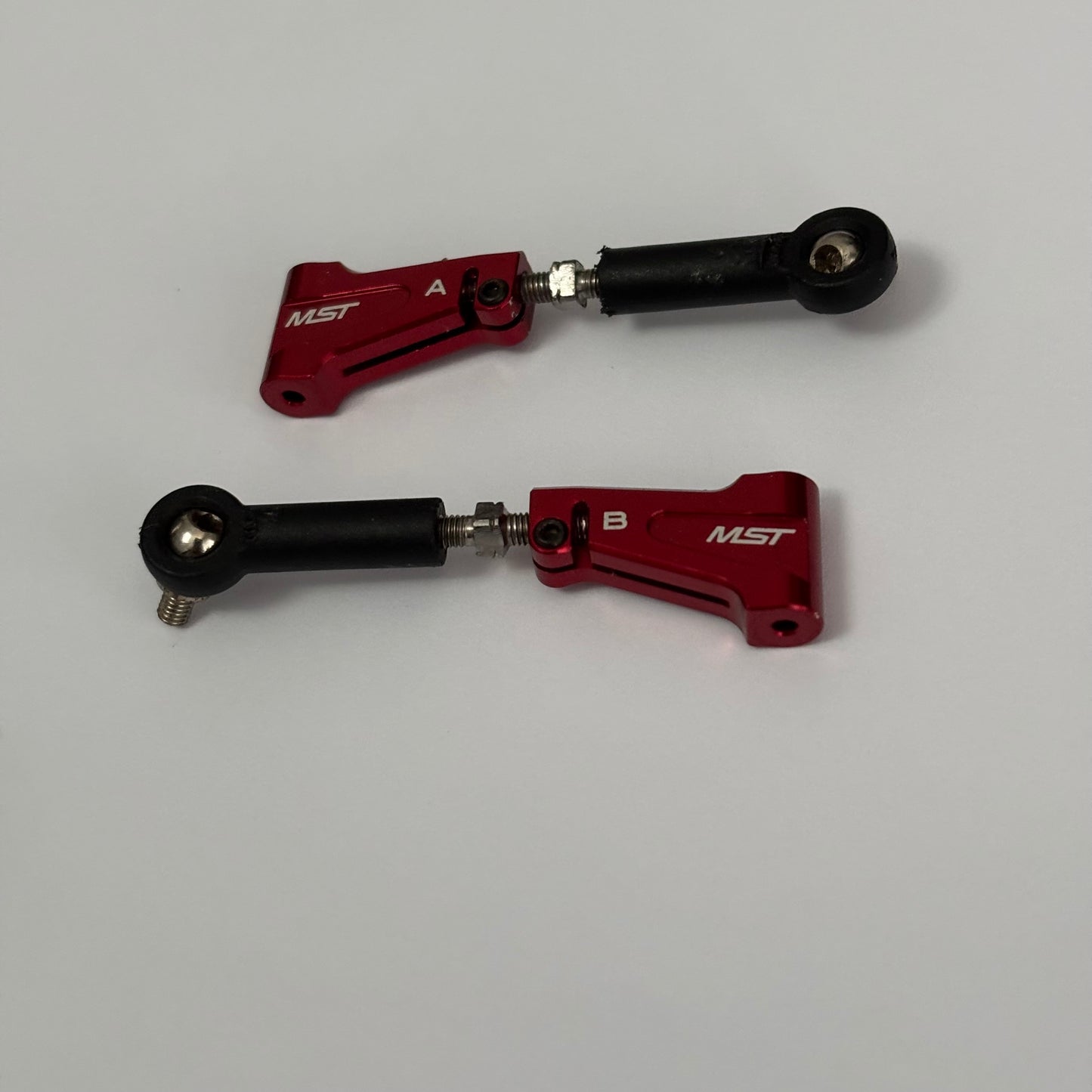 MST Red Alloy RMX 2.0 2.5 Front Upper Arms #210575R