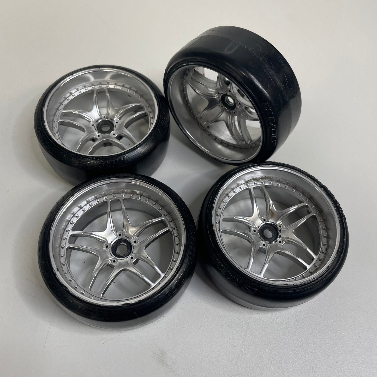 MST Wheels Chrome Offset 8mm DS Racing Tyres