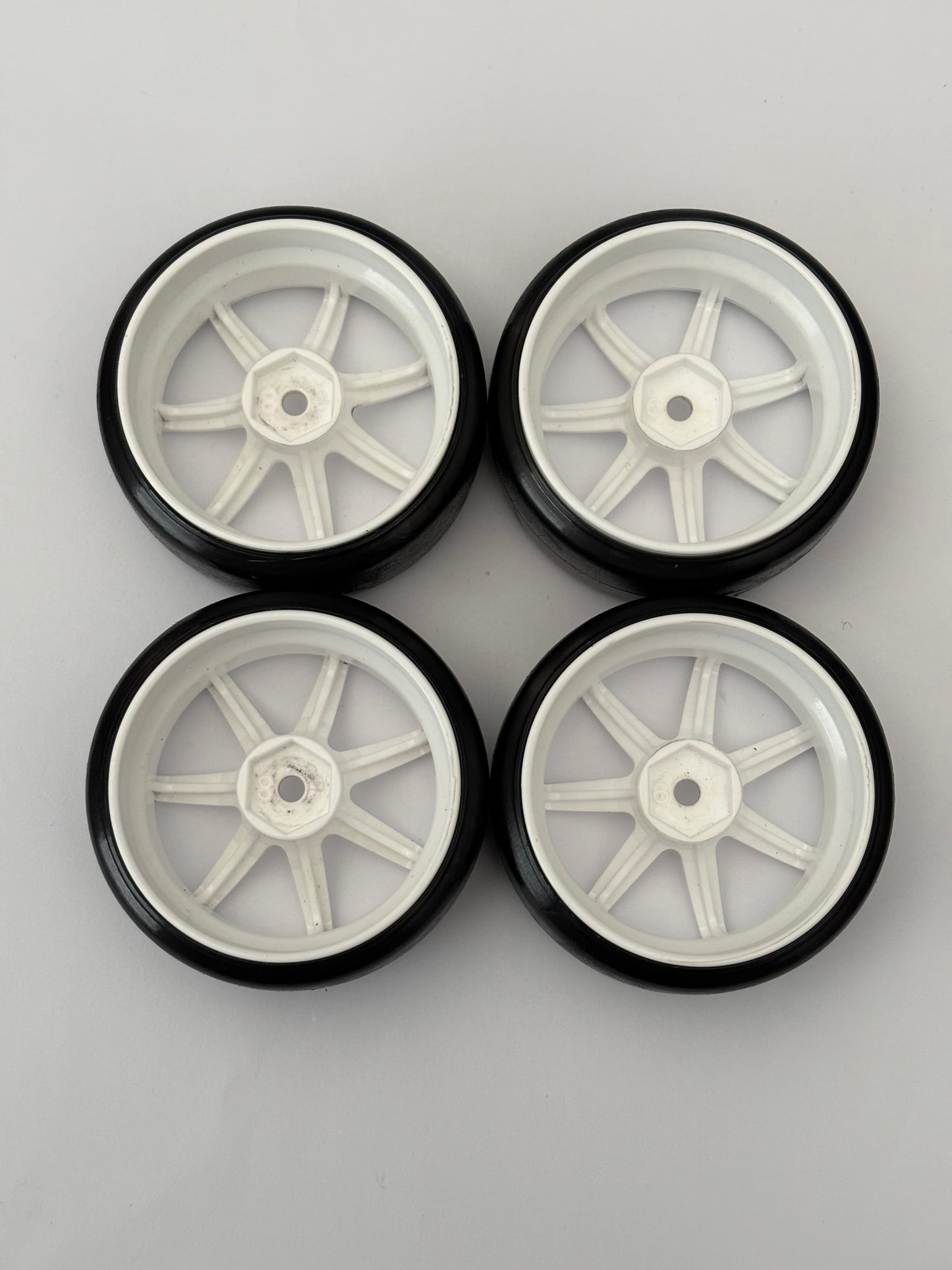Reve D Wheels 6/8 With LF5T Tyres Drift White