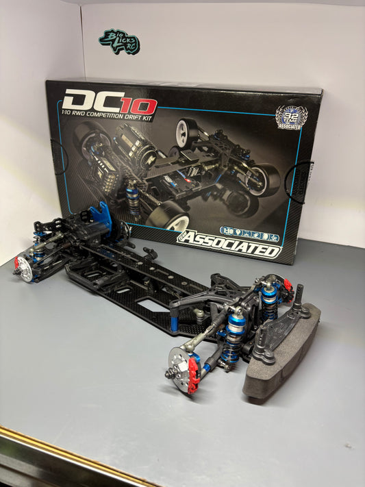 Team Associated DC10 Carbon Alloy RWD Drift Chassis Blue