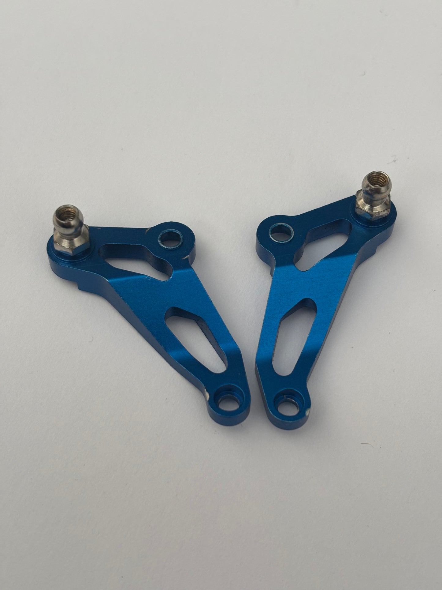 Yokomo DP Front Brace Blue Alloy