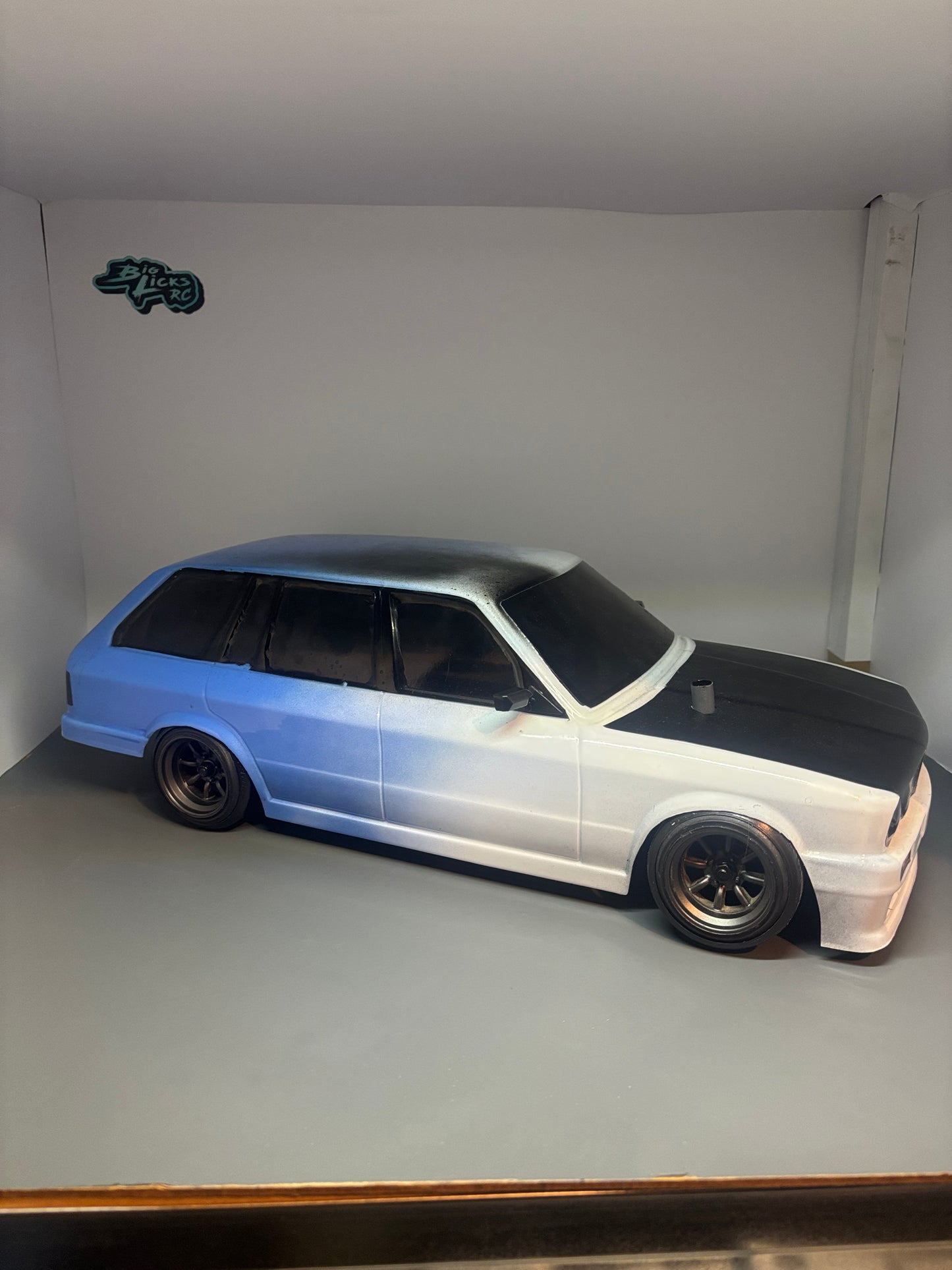 BMW E30 Touring Bodyshell