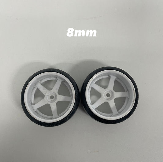 White 5 Spoke Wheels Yokomo? Offset 8MM Pair With Tyres