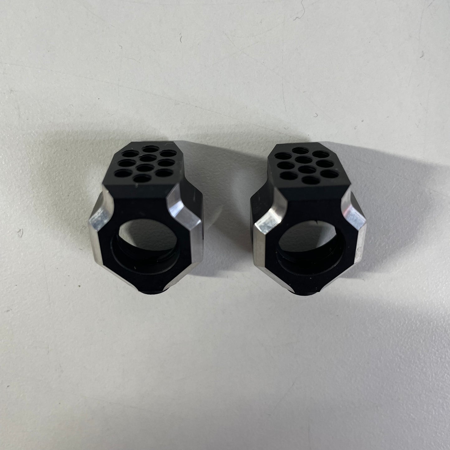 Sakura D3 D4 Rear Hubs Black Alloy