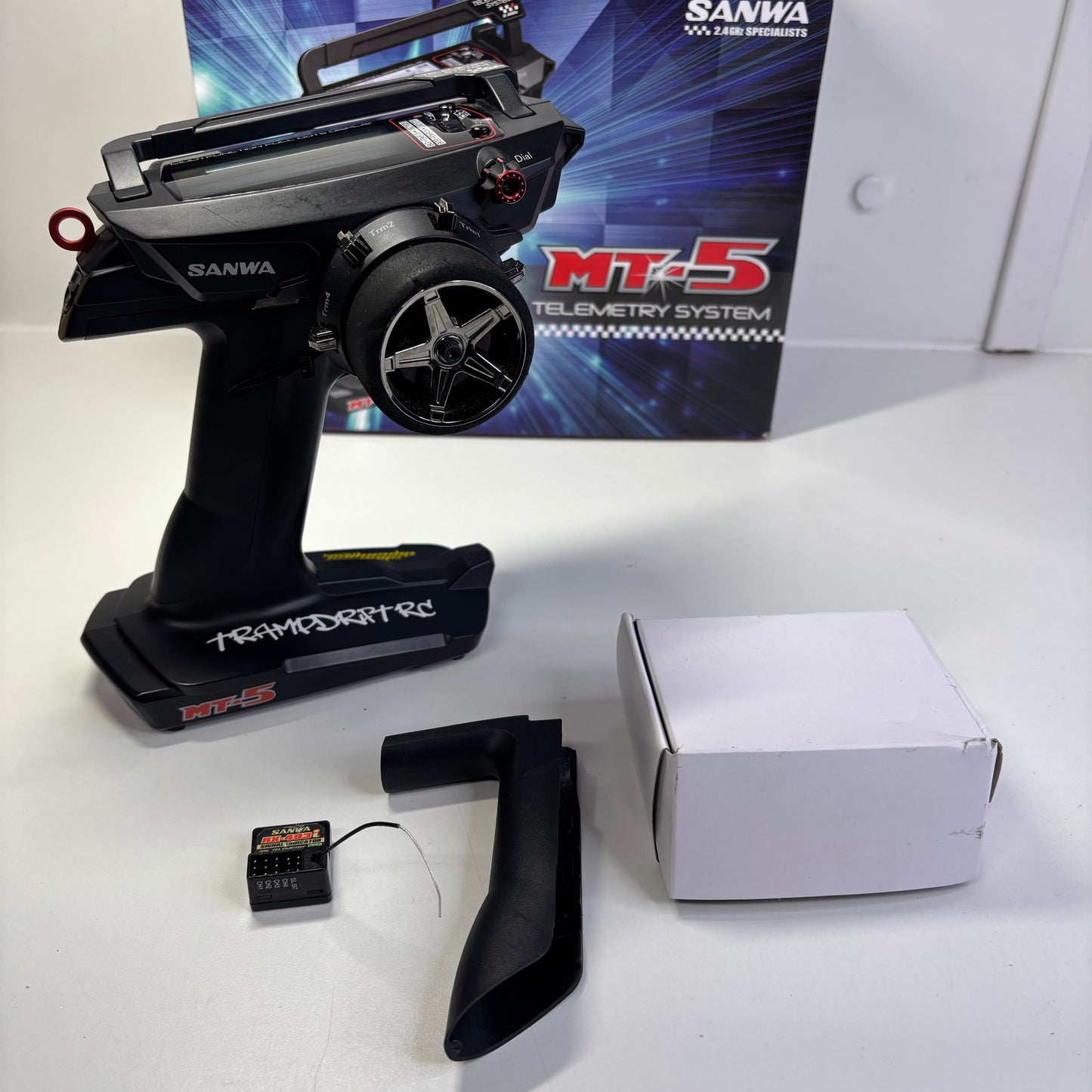 Sanwa MT5 Controller, RX-493i Receiver & Lipo Battery Boxed